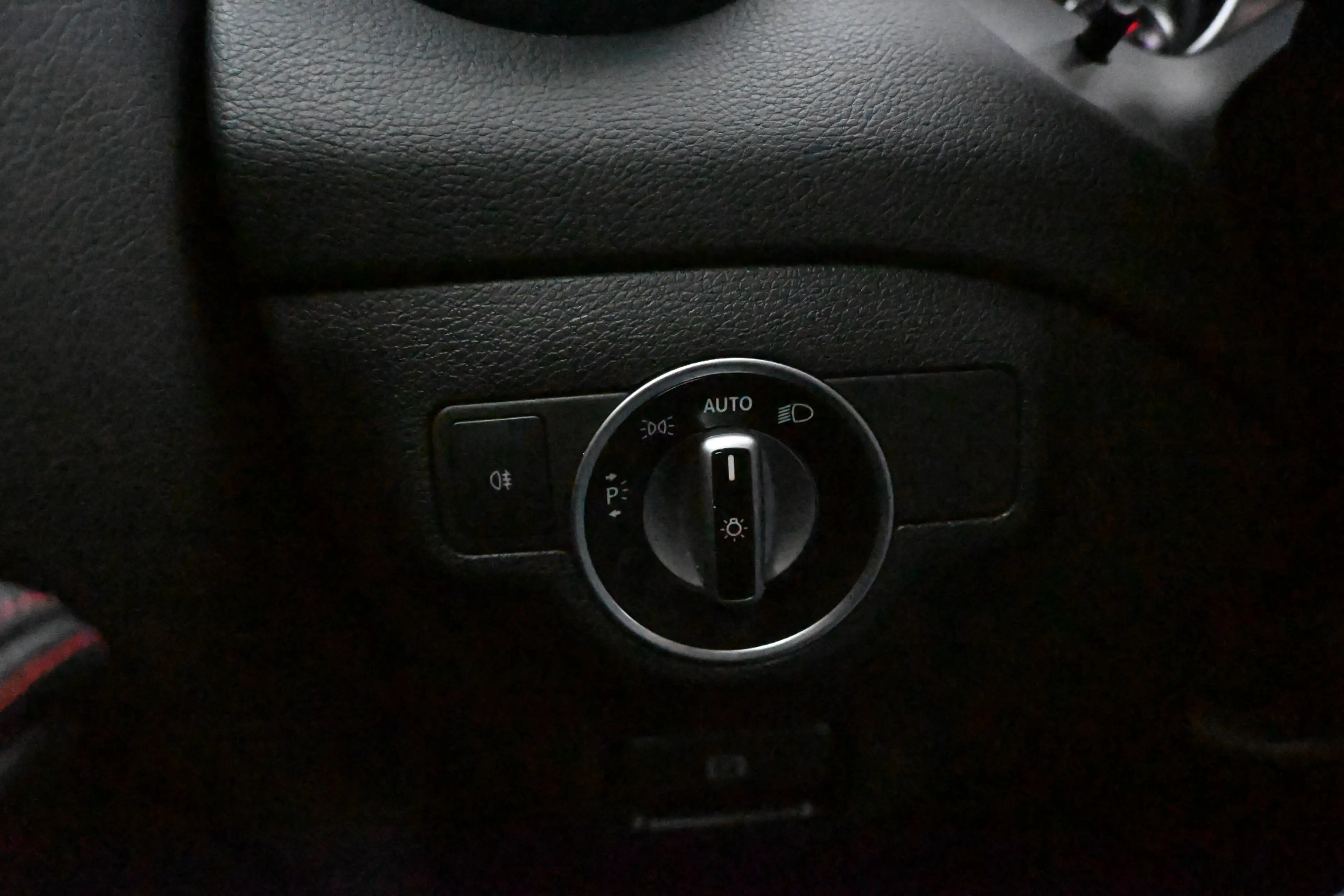 Mercedes-Benz GLA 180 Business Solution amg carplay trekhaak — photo 49