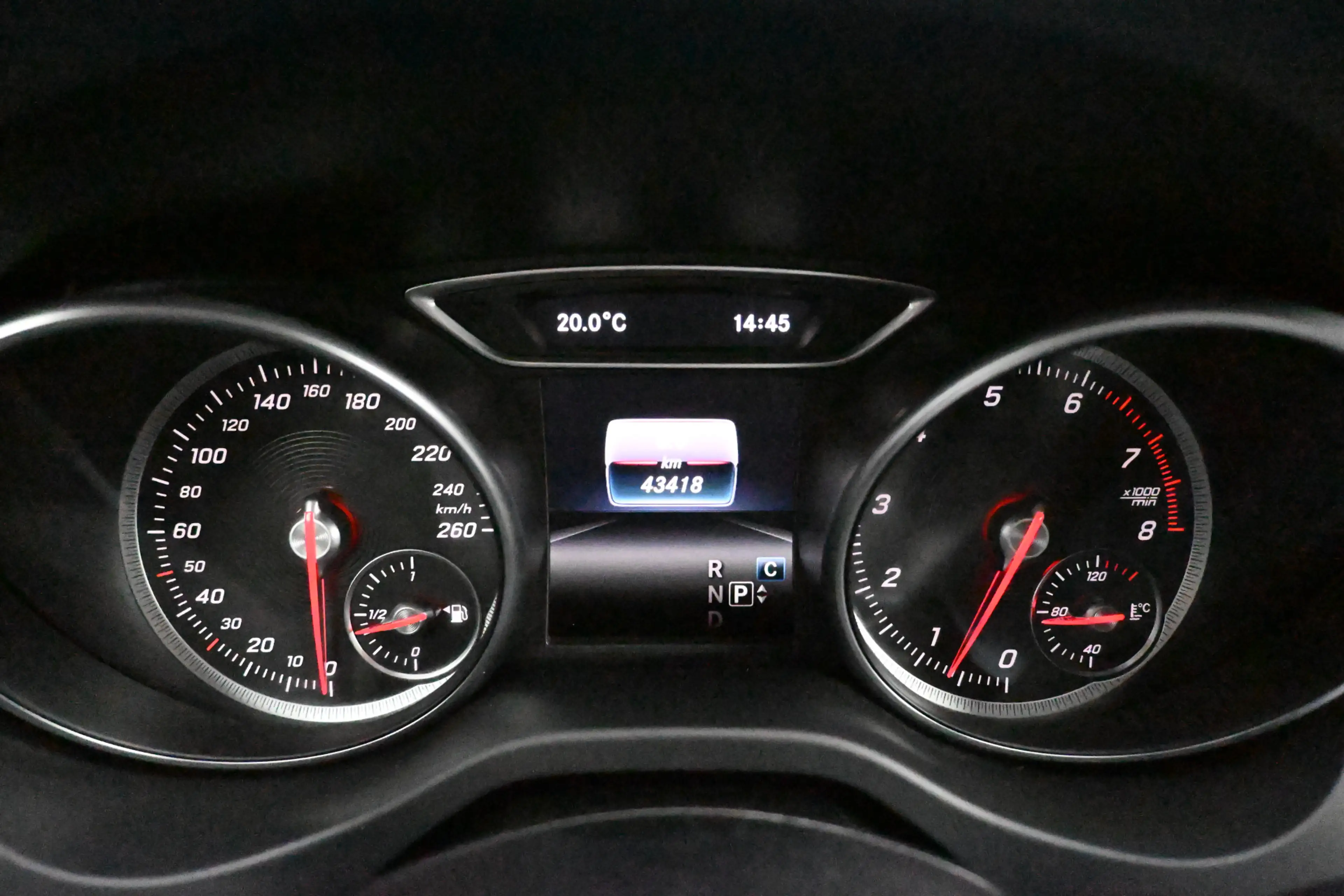 Mercedes-Benz GLA 180 Business Solution amg carplay trekhaak — photo 42
