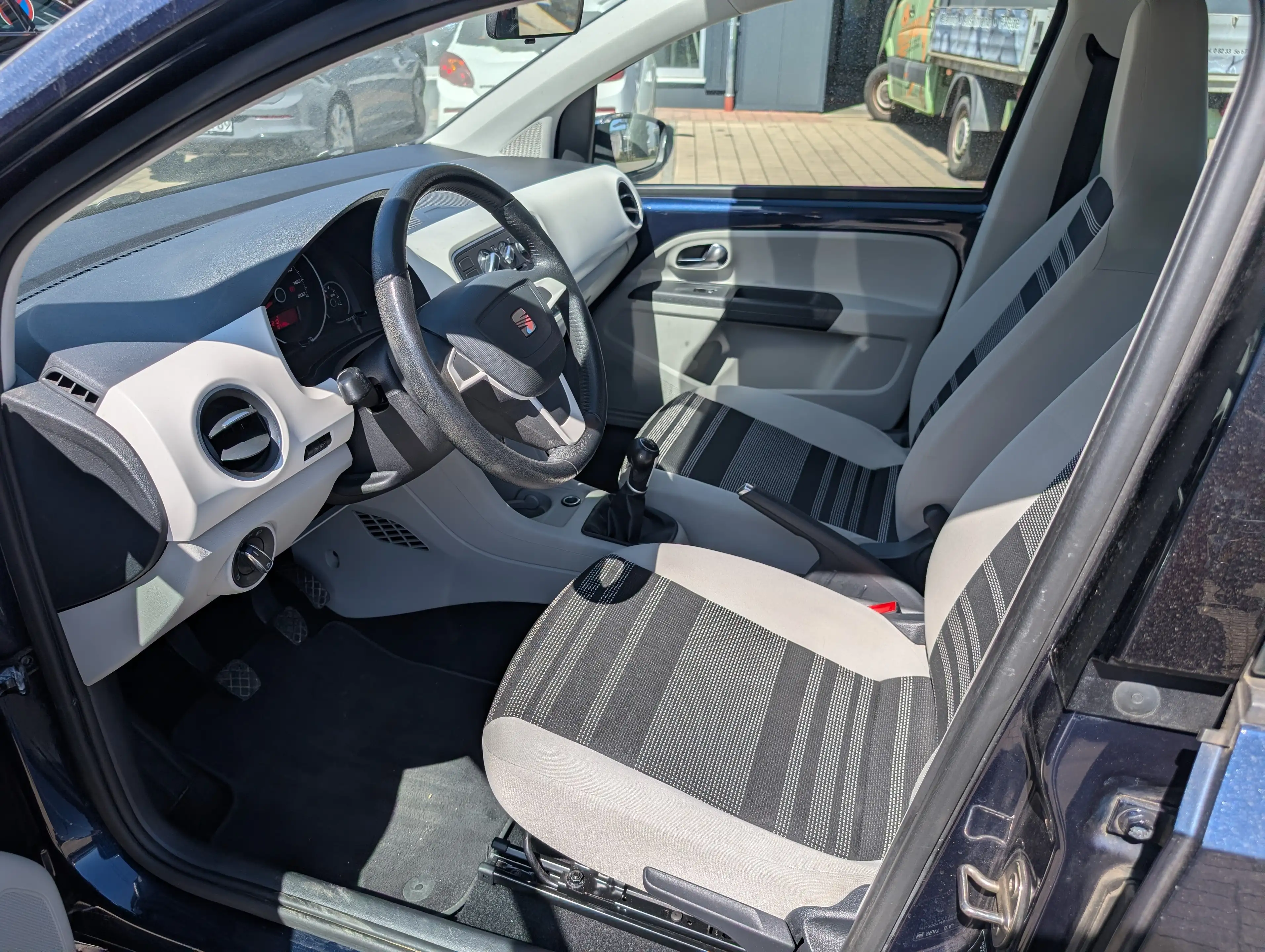 SEAT Mii Style Salsa — photo 12