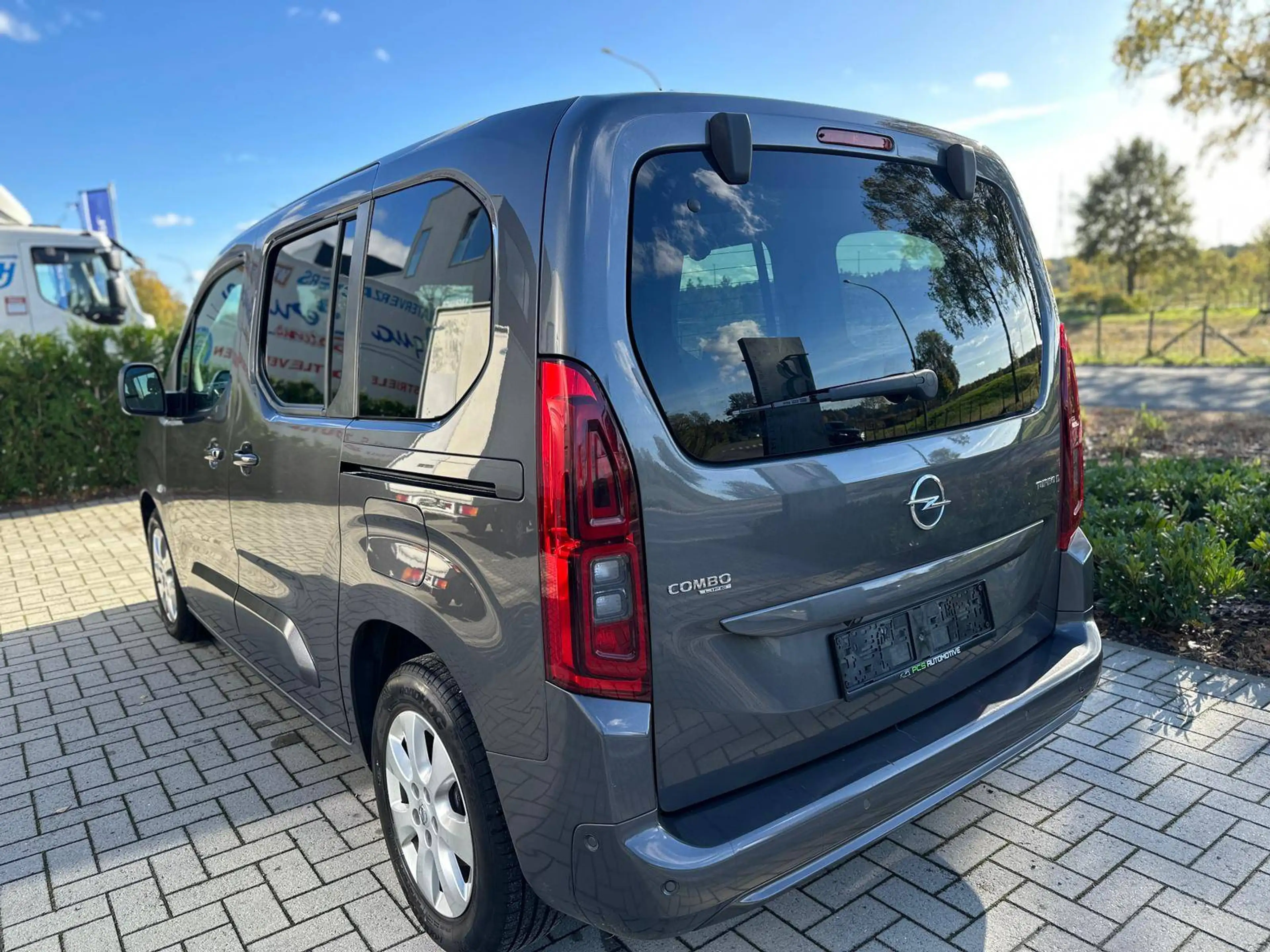 Opel Combo Life 1.5 Diesel / L1H1 / Automaat / 2019 / 12 Maanden waarborg — photo 5