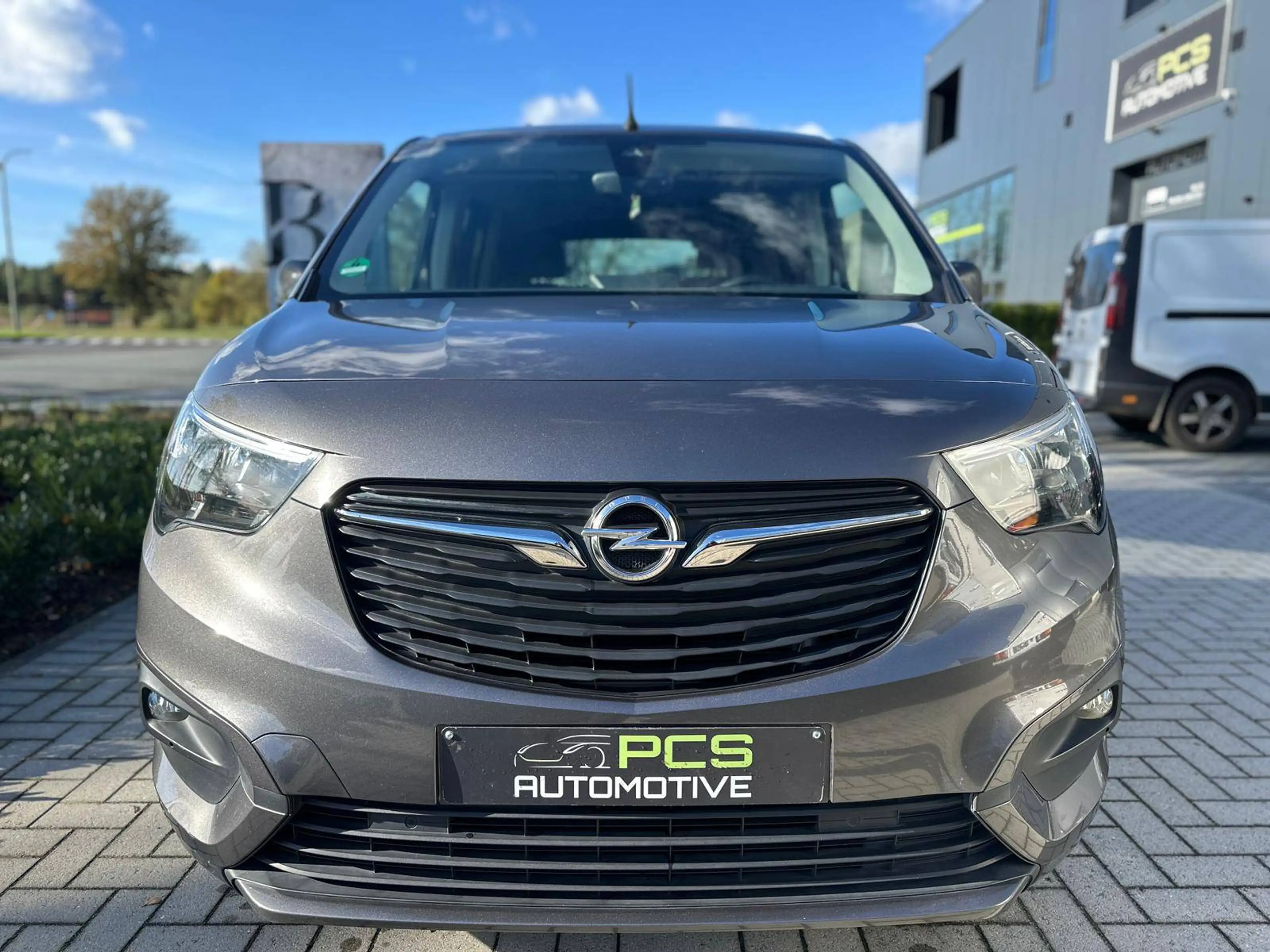 Opel Combo Life 1.5 Diesel / L1H1 / Automaat / 2019 / 12 Maanden waarborg — photo 2