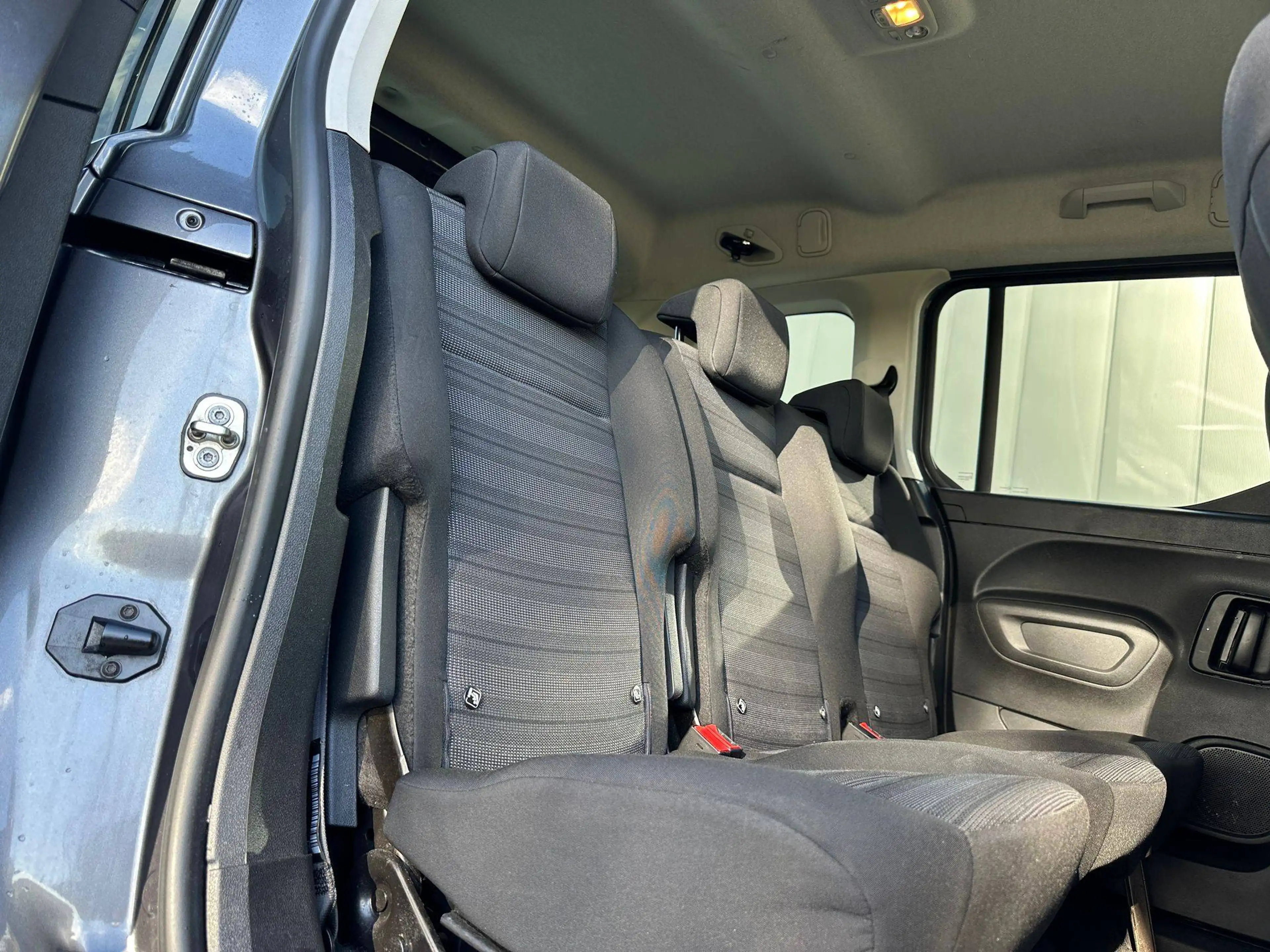 Opel Combo Life 1.5 Diesel / L1H1 / Automaat / 2019 / 12 Maanden waarborg — photo 12