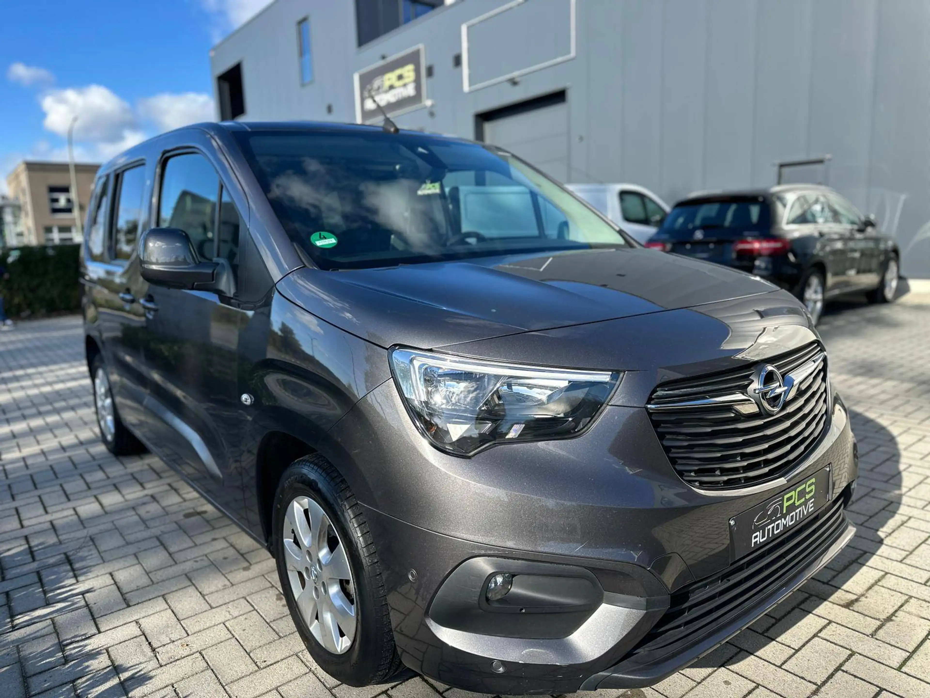 Opel Combo Life 1.5 Diesel / L1H1 / Automaat / 2019 / 12 Maanden waarborg — photo 3