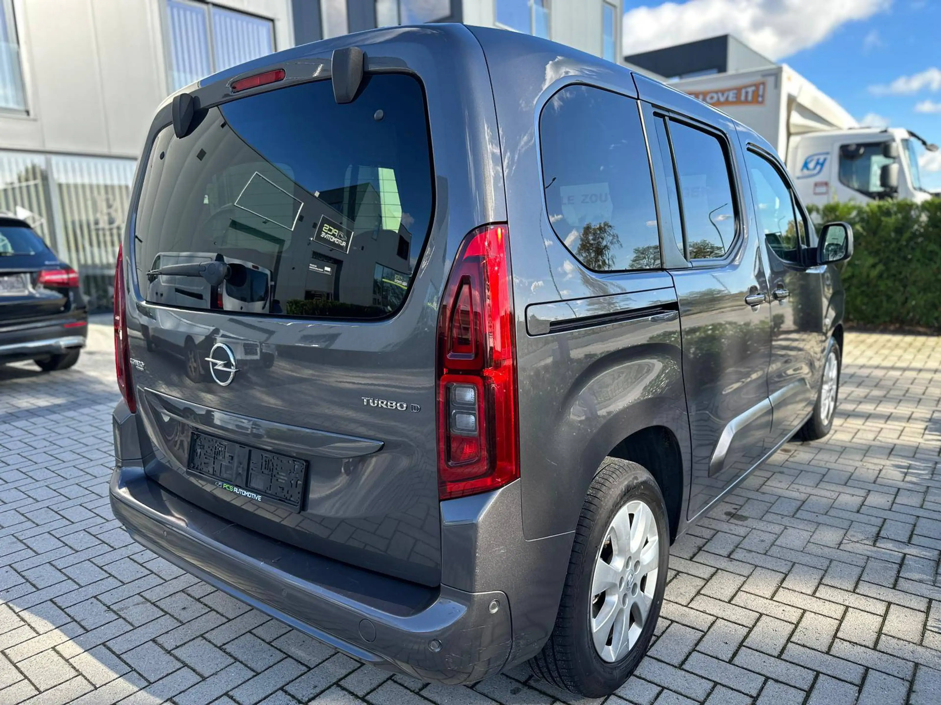 Opel Combo Life 1.5 Diesel / L1H1 / Automaat / 2019 / 12 Maanden waarborg — photo 4
