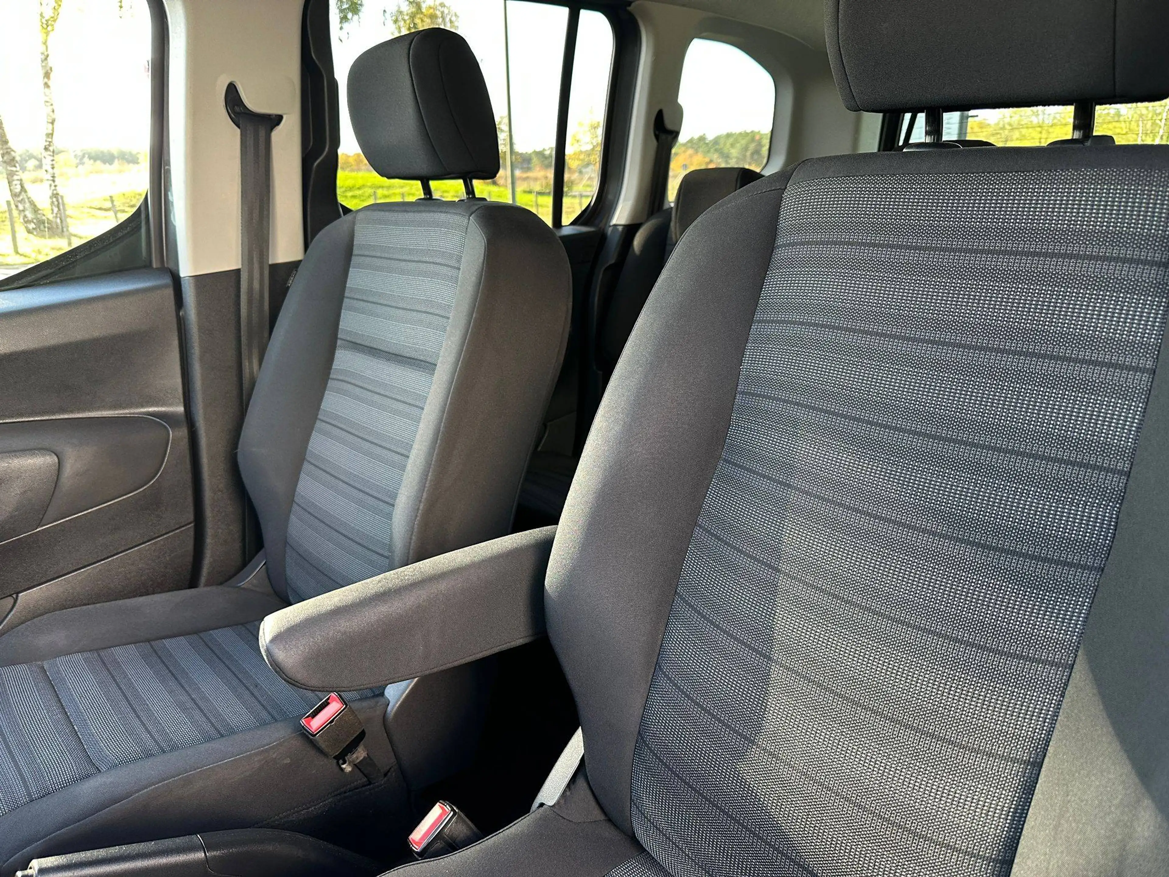 Opel Combo Life 1.5 Diesel / L1H1 / Automaat / 2019 / 12 Maanden waarborg — photo 14