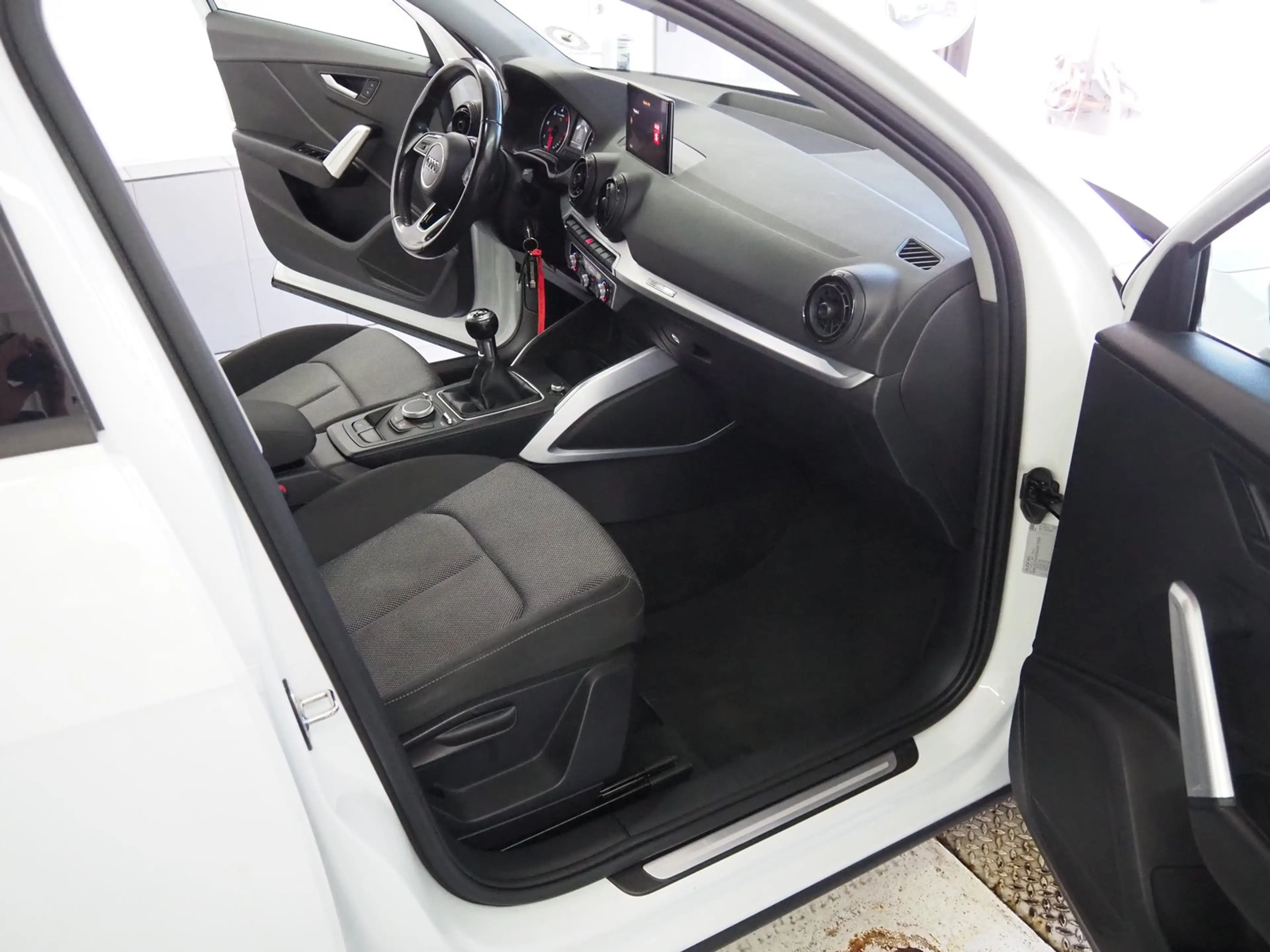 Audi Q2 1.6 TDI Sport — photo 19