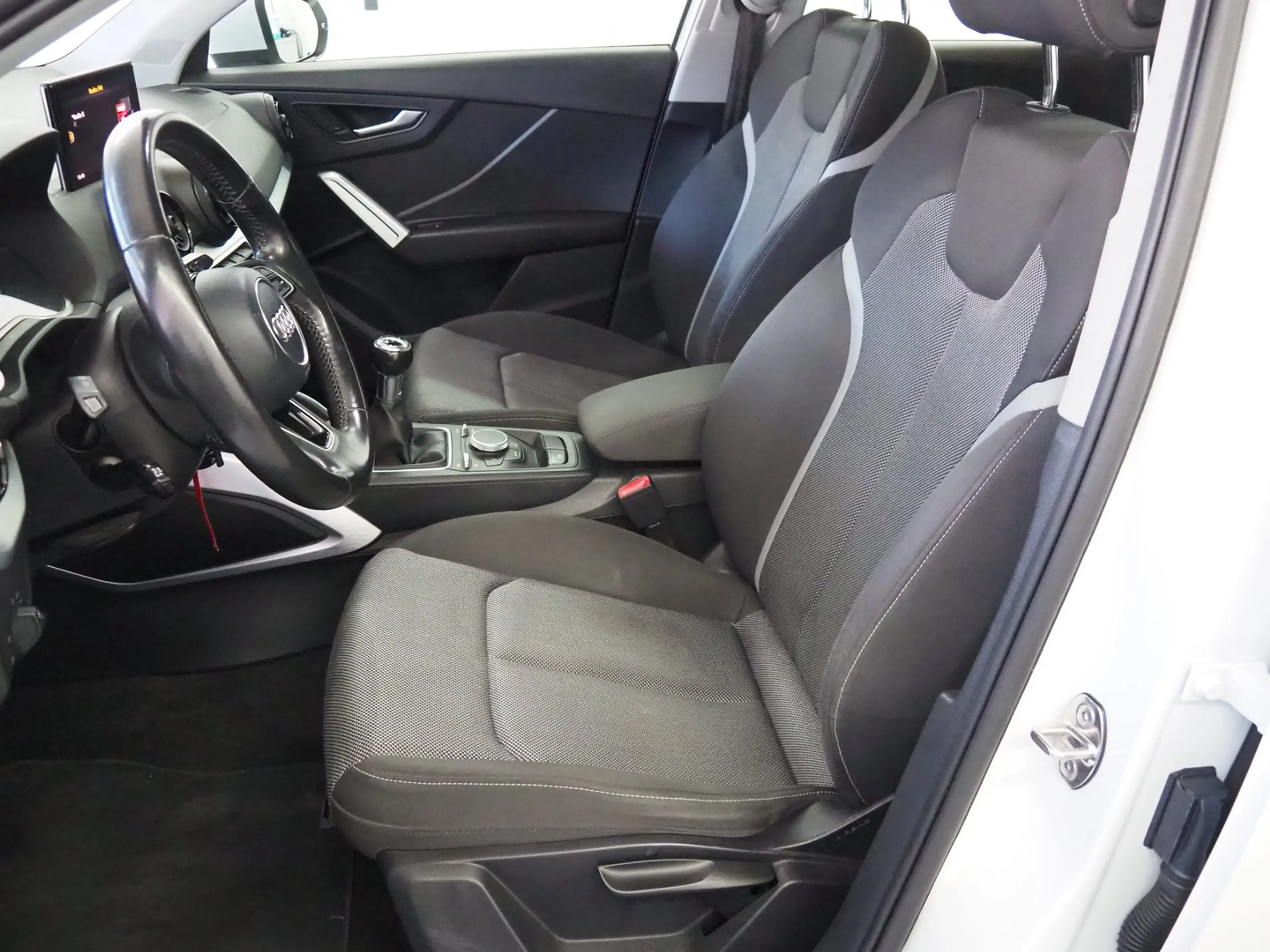 Audi Q2 1.6 TDI Sport — photo 8