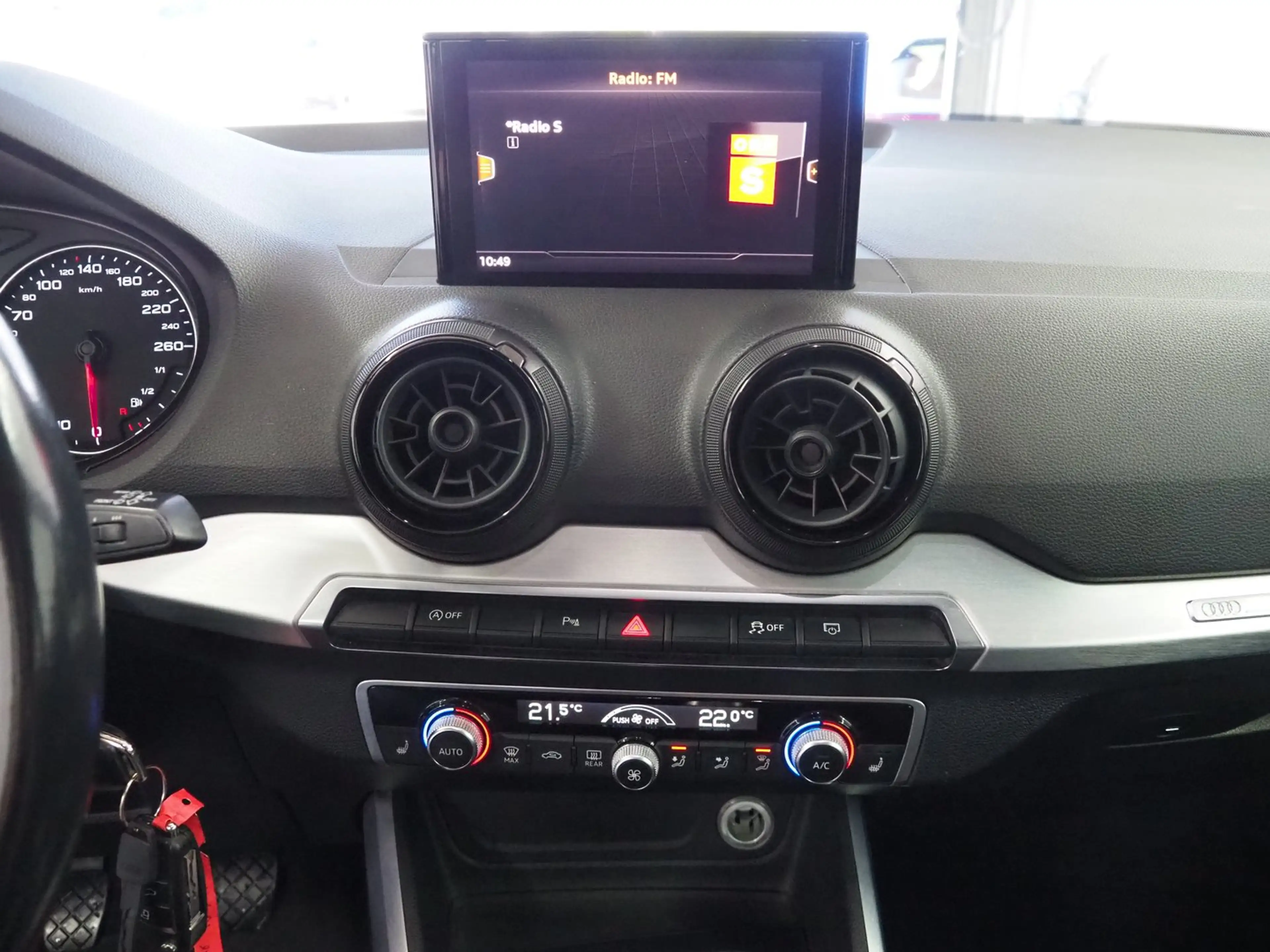 Audi Q2 1.6 TDI Sport — photo 11