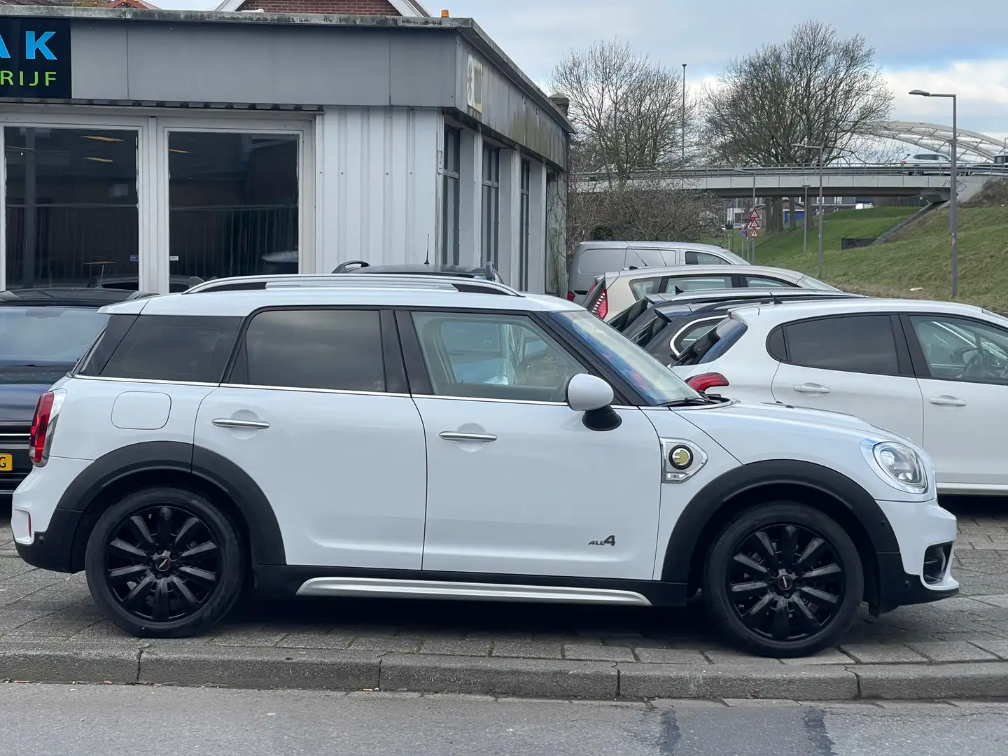 MINI Cooper SE Countryman 1.5 ALL4 Salt Blanc - 2