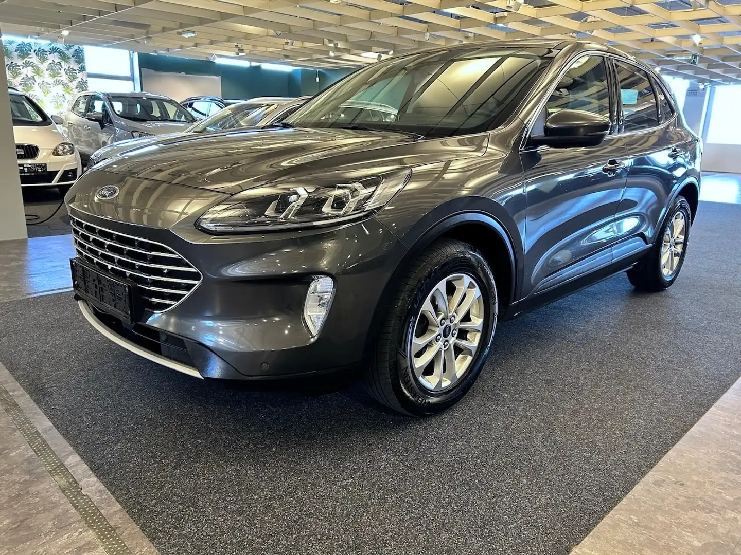 Ford Kuga Kuga 2,0 EcoBlue Titanium Grau - 1