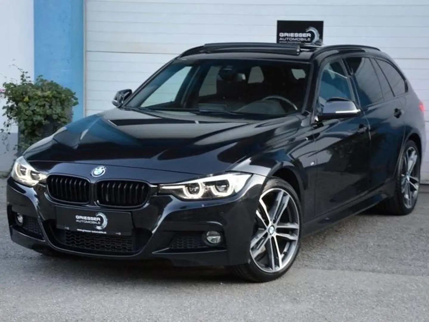 BMW 330 330d xDrive M-Sport *AHK*RFK*Head-Up*Harman/Kardon Schwarz - 1