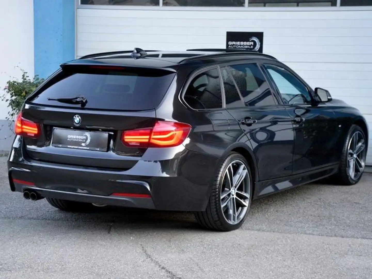 BMW 330 330d xDrive M-Sport *AHK*RFK*Head-Up*Harman/Kardon Schwarz - 2