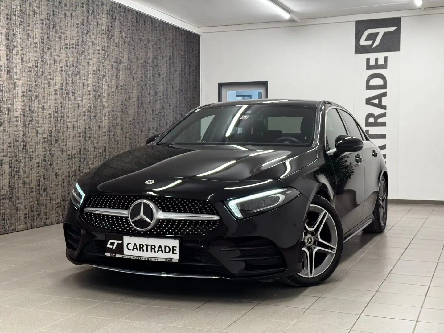 Mercedes-Benz A 200 A-Klasse A 200 d Lim. AMG Line 4Matic Schwarz - 1