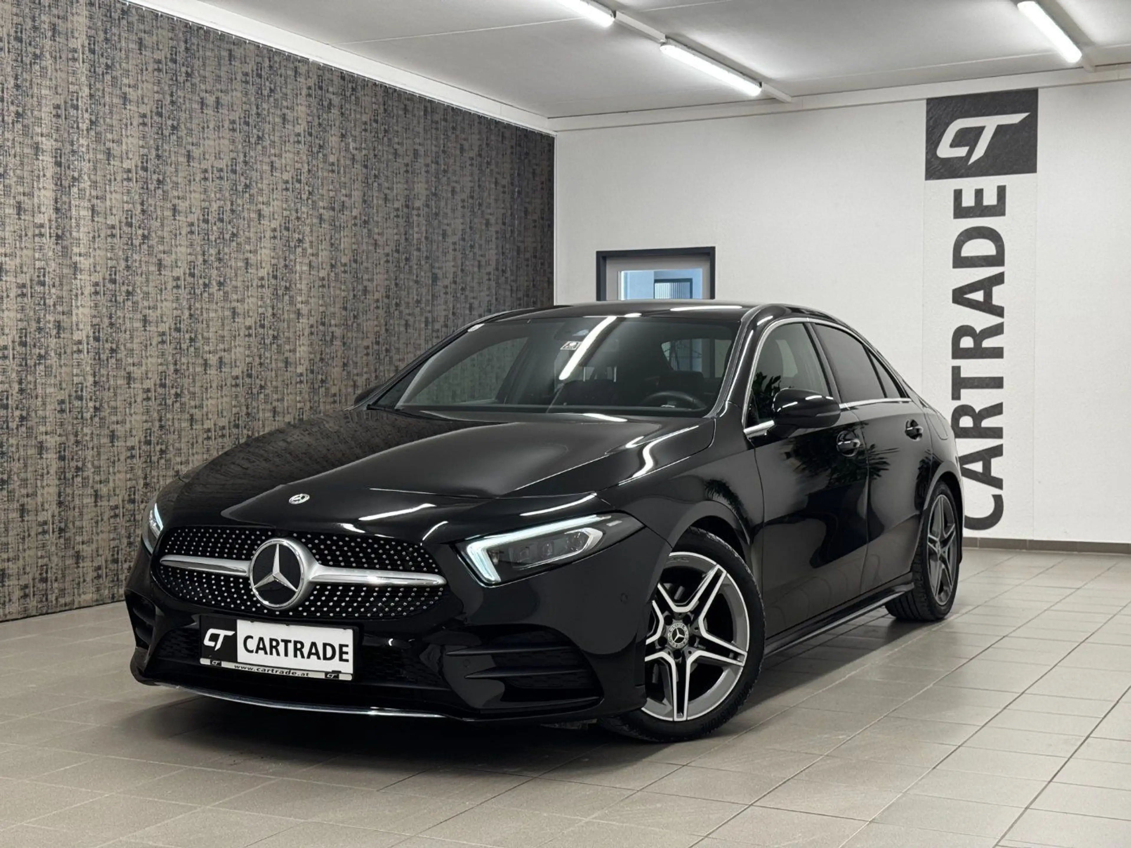 Mercedes-Benz A 200 A-Klasse A 200 d Lim. AMG Line 4Matic — photo 4