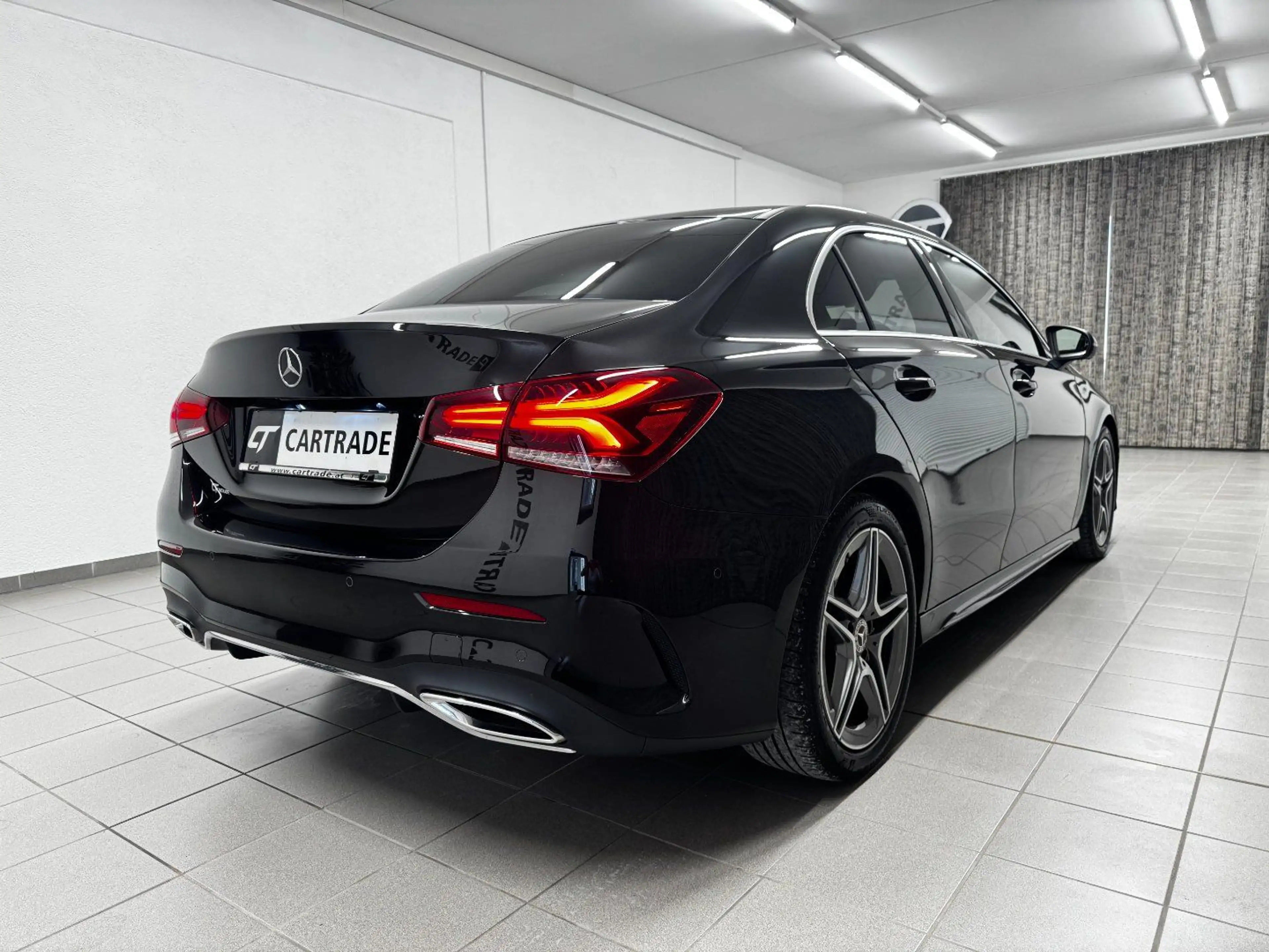 Mercedes-Benz A 200 A-Klasse A 200 d Lim. AMG Line 4Matic — photo 7