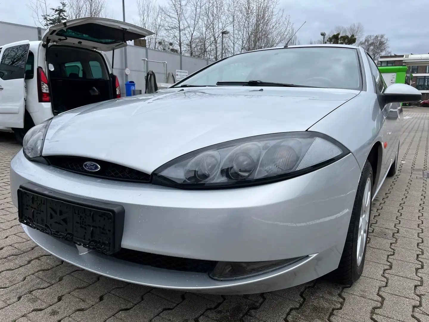 Ford Cougar 16V Futura srebrna - 1