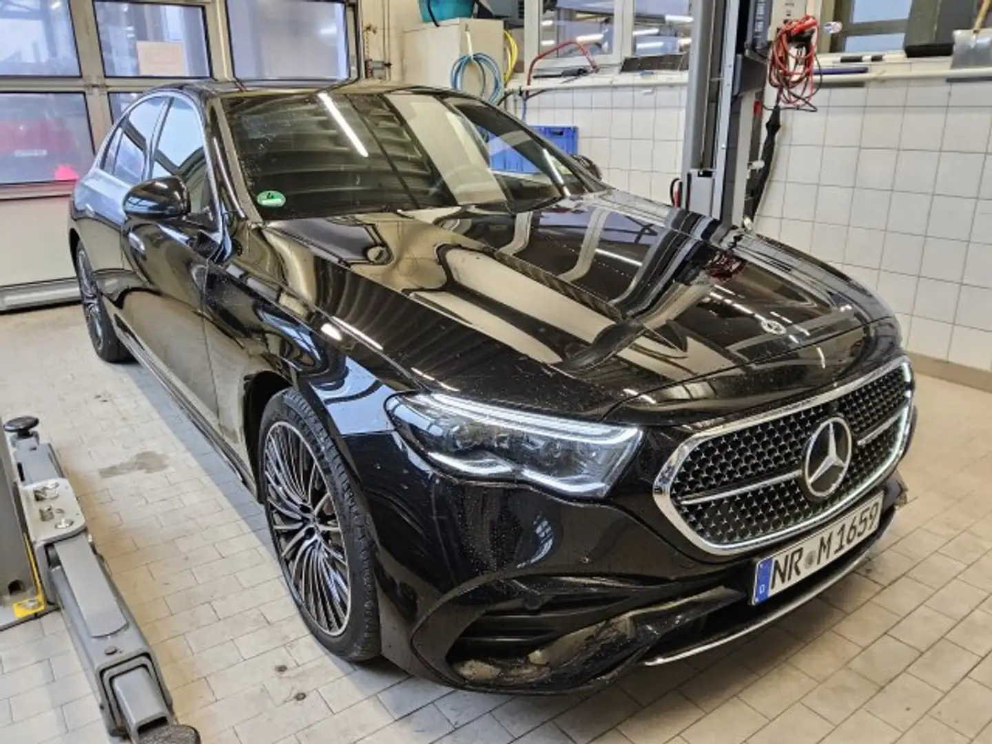 Mercedes-Benz E 300 E 300 de 4M AMG°PREM+°LEDER°LM20°PAN°AHK°BURM° ABG Schwarz - 1