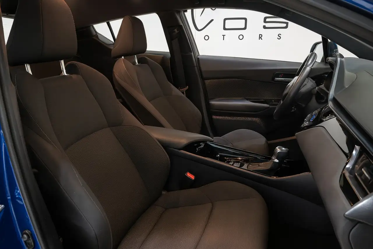 Toyota C-HR снимка Toyota C-HR