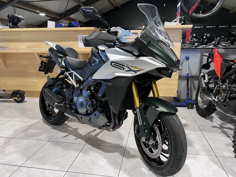 Suzuki GSX-S 1000GX - foto 7