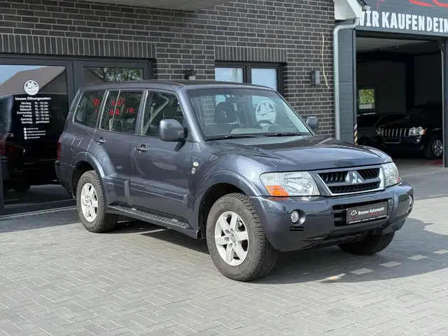 Mitsubishi Pajero 3.2 DI-D Liberty*7Sitzer*Klima*AHK*2 Hand