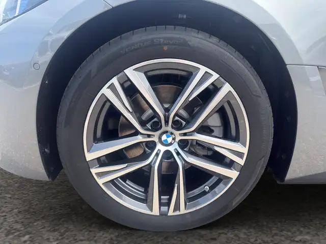 BMW I4 view 7