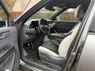 99,8-kWh AWD GT-line 6-Sitzer full option