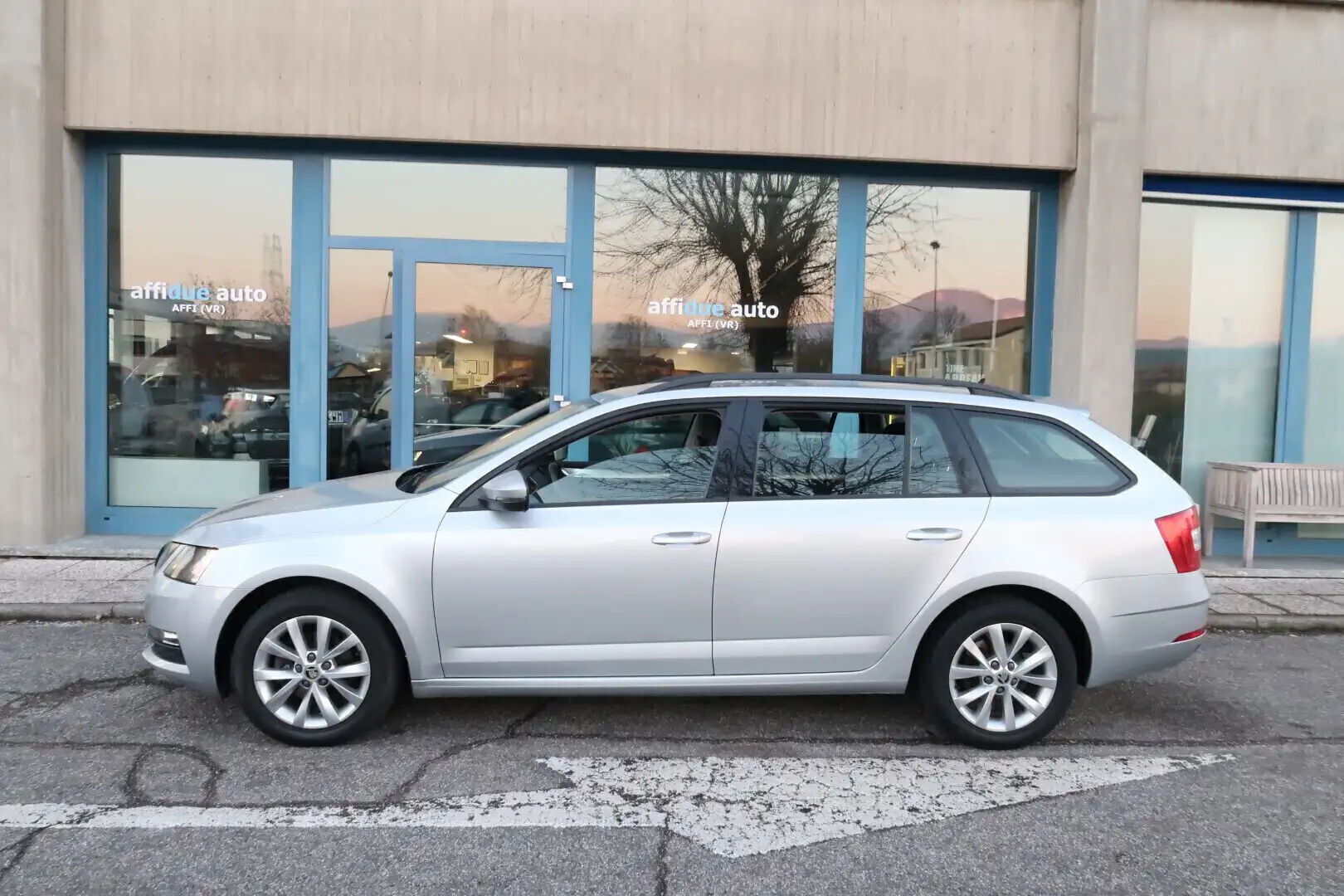 Skoda Octavia 1.6 TDI 115 CV Wagon Executive Argent - 2