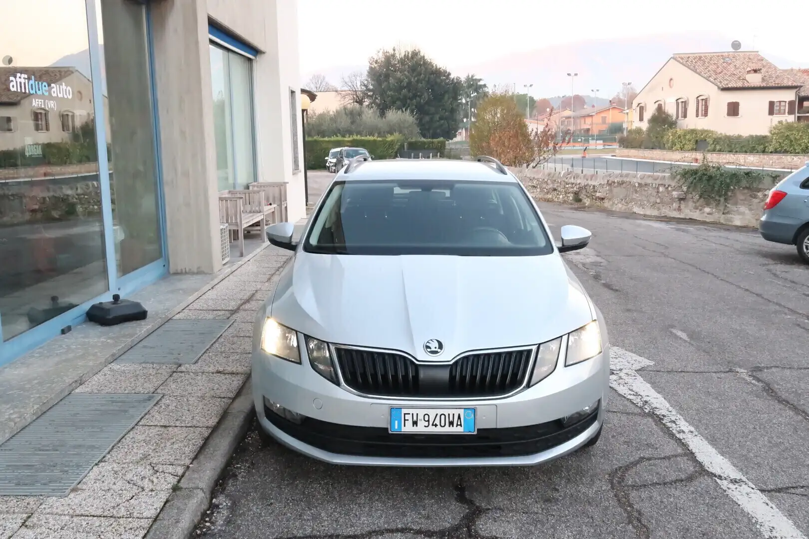 Skoda Octavia 1.6 TDI 115 CV Wagon Executive Argent - 1