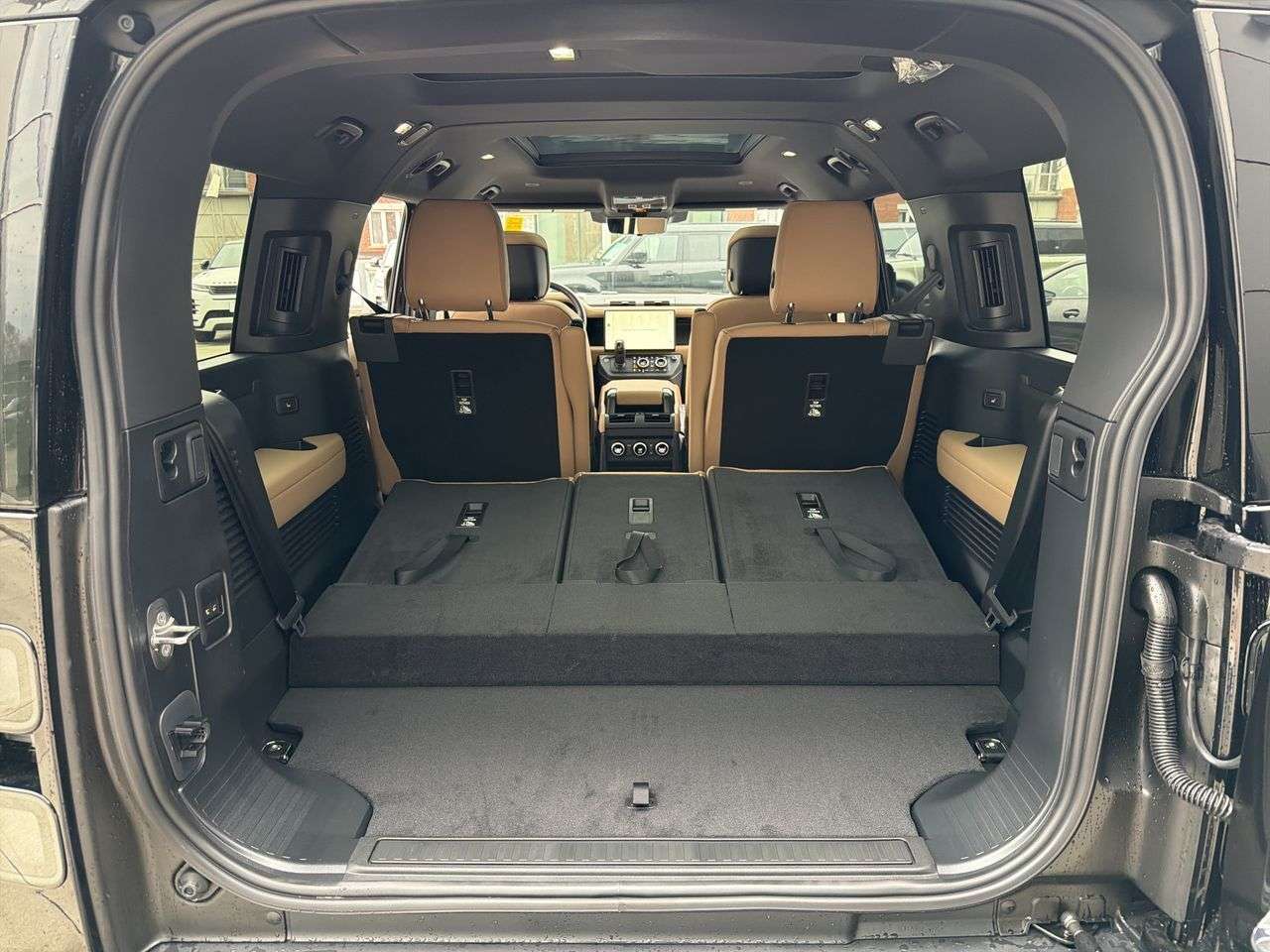 2026 Land Rover Defender 130 P300 S thumb 21
