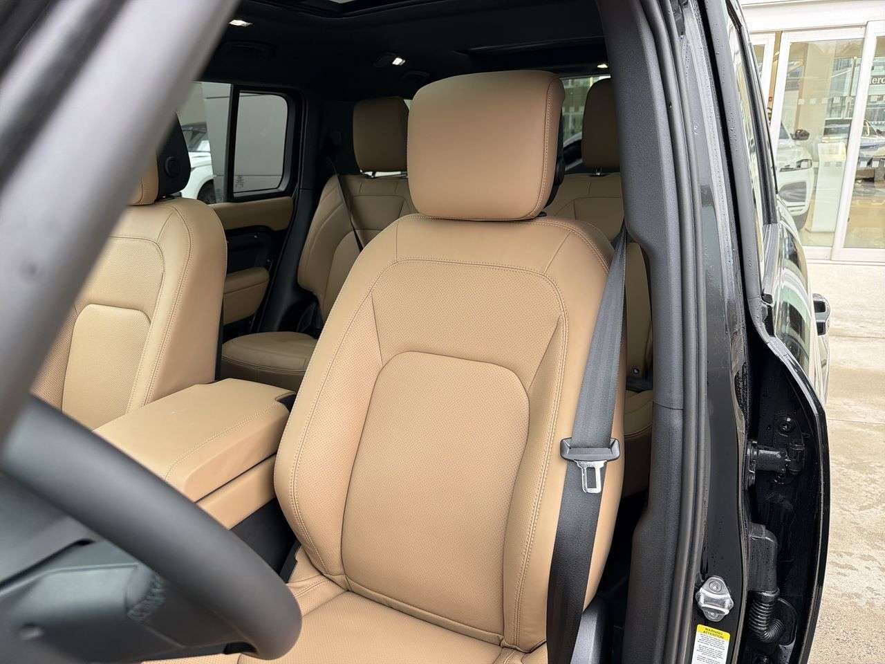 2026 Land Rover Defender 130 P300 S thumb 8