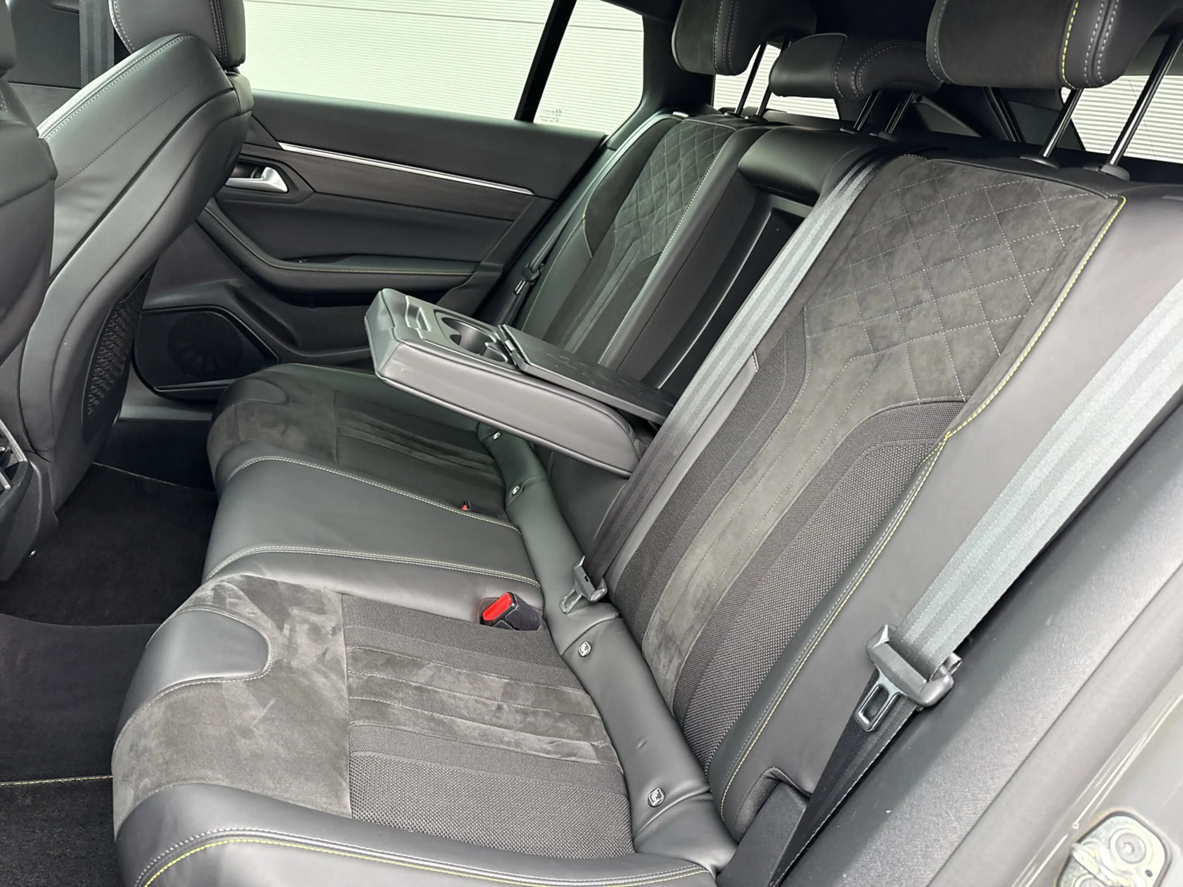 Peugeot 508 SW Hybrid4 360 PSE NUR AN HANDEL / GEWERBE — photo 12