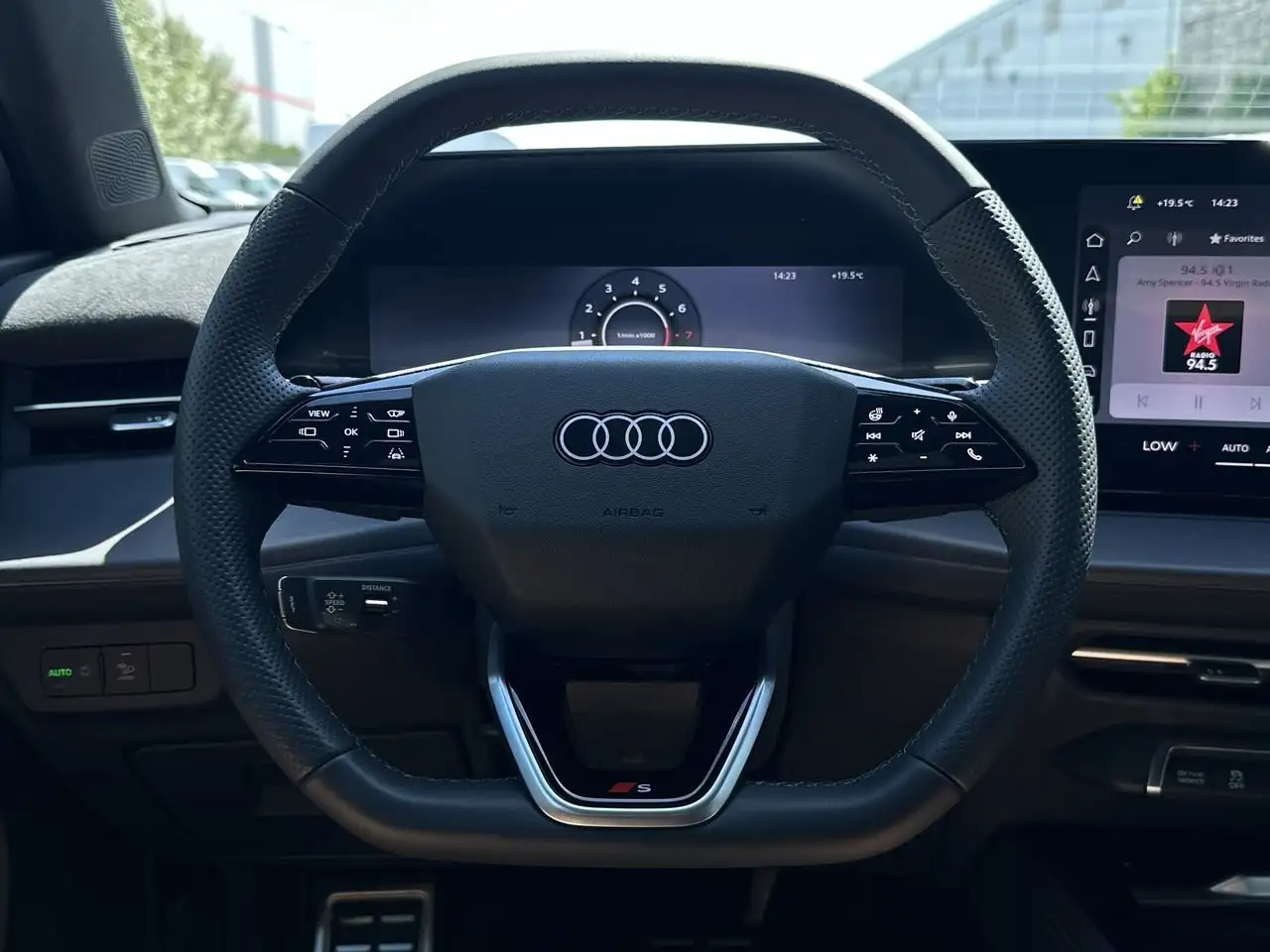 Audi Q3 снимка Audi Q3