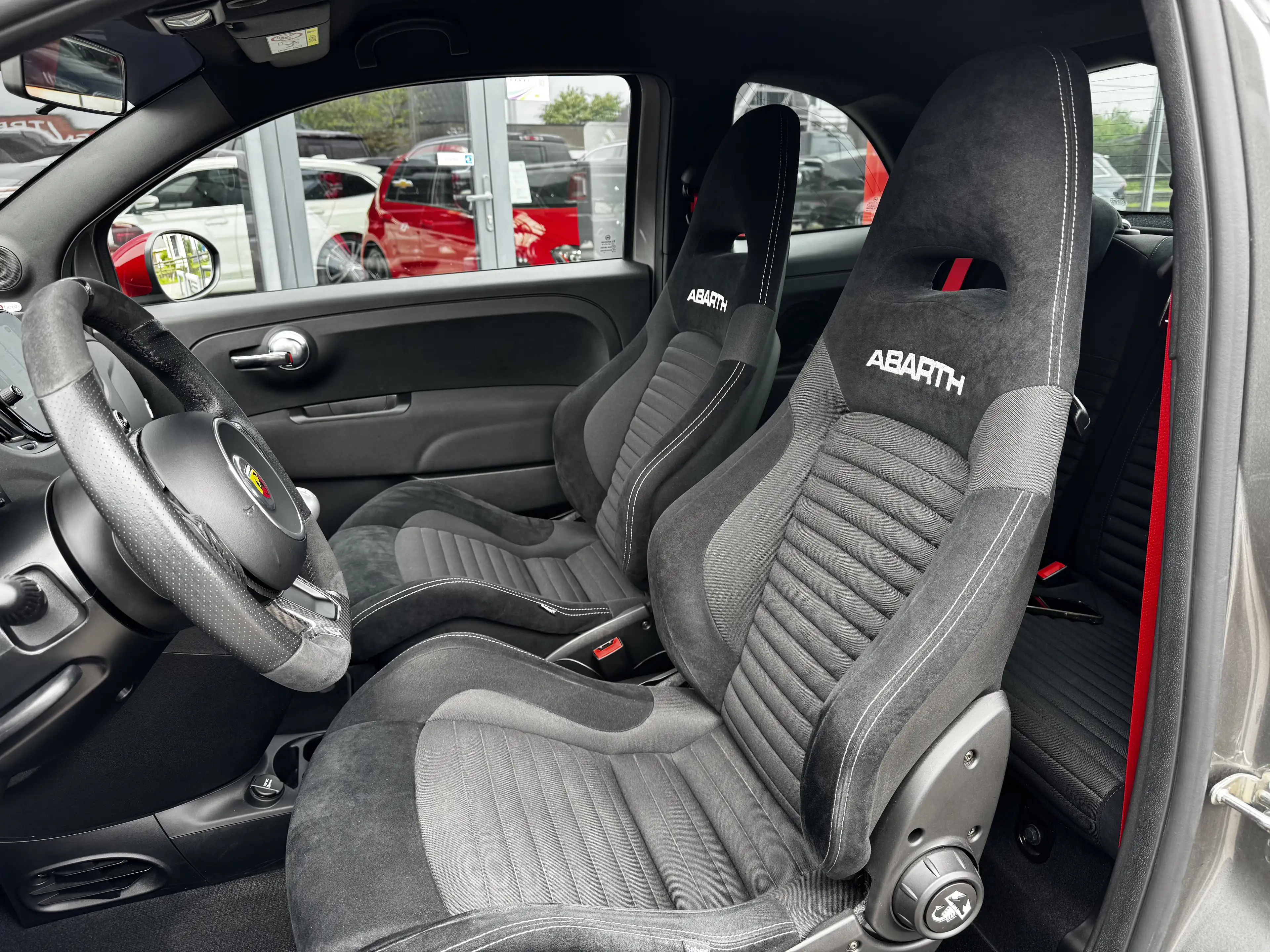 Abarth 695 695 1.4 T-Jet 1er main 180cv — photo 11