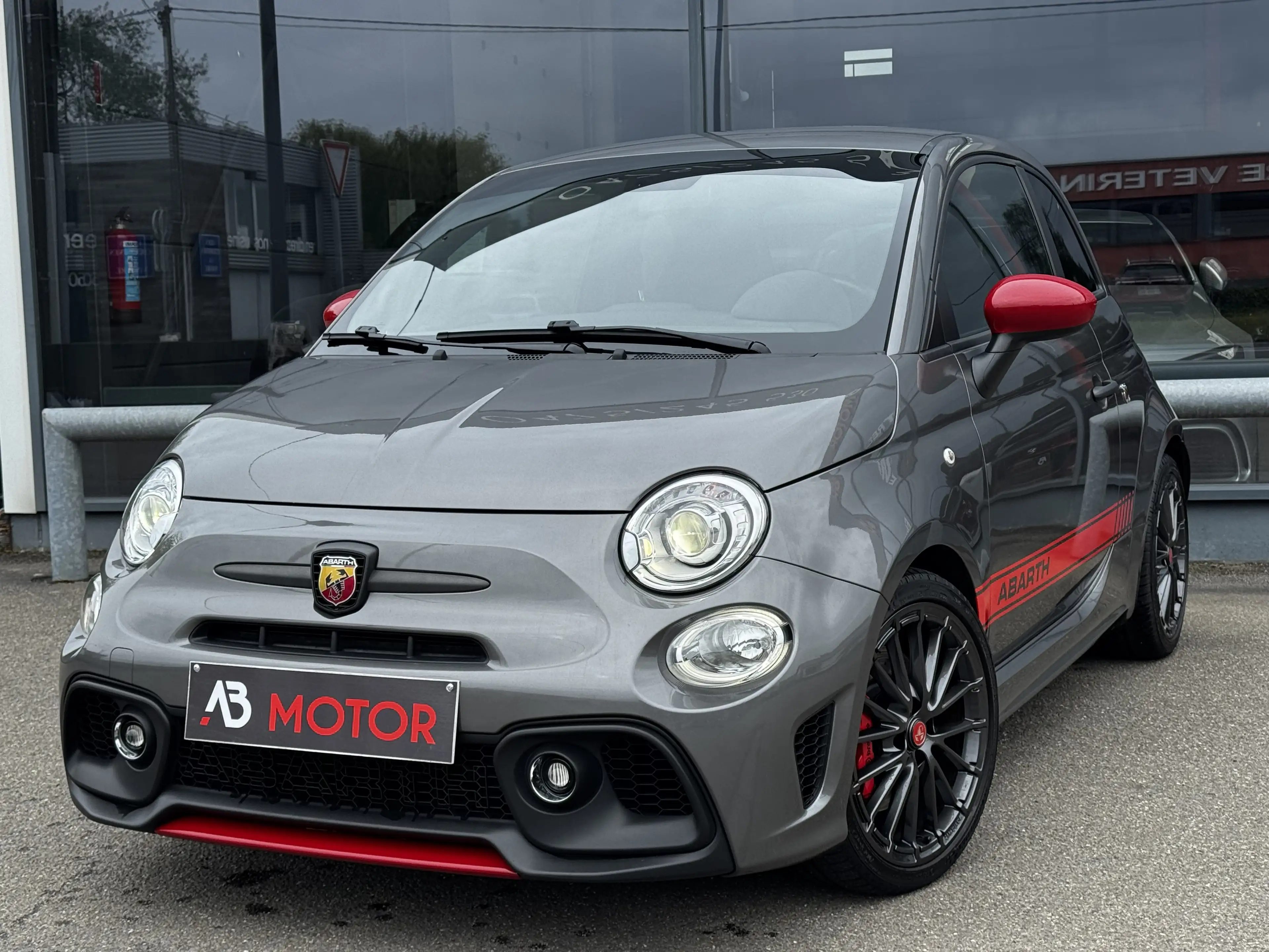 Abarth 695 695 1.4 T-Jet 1er main 180cv — photo 2