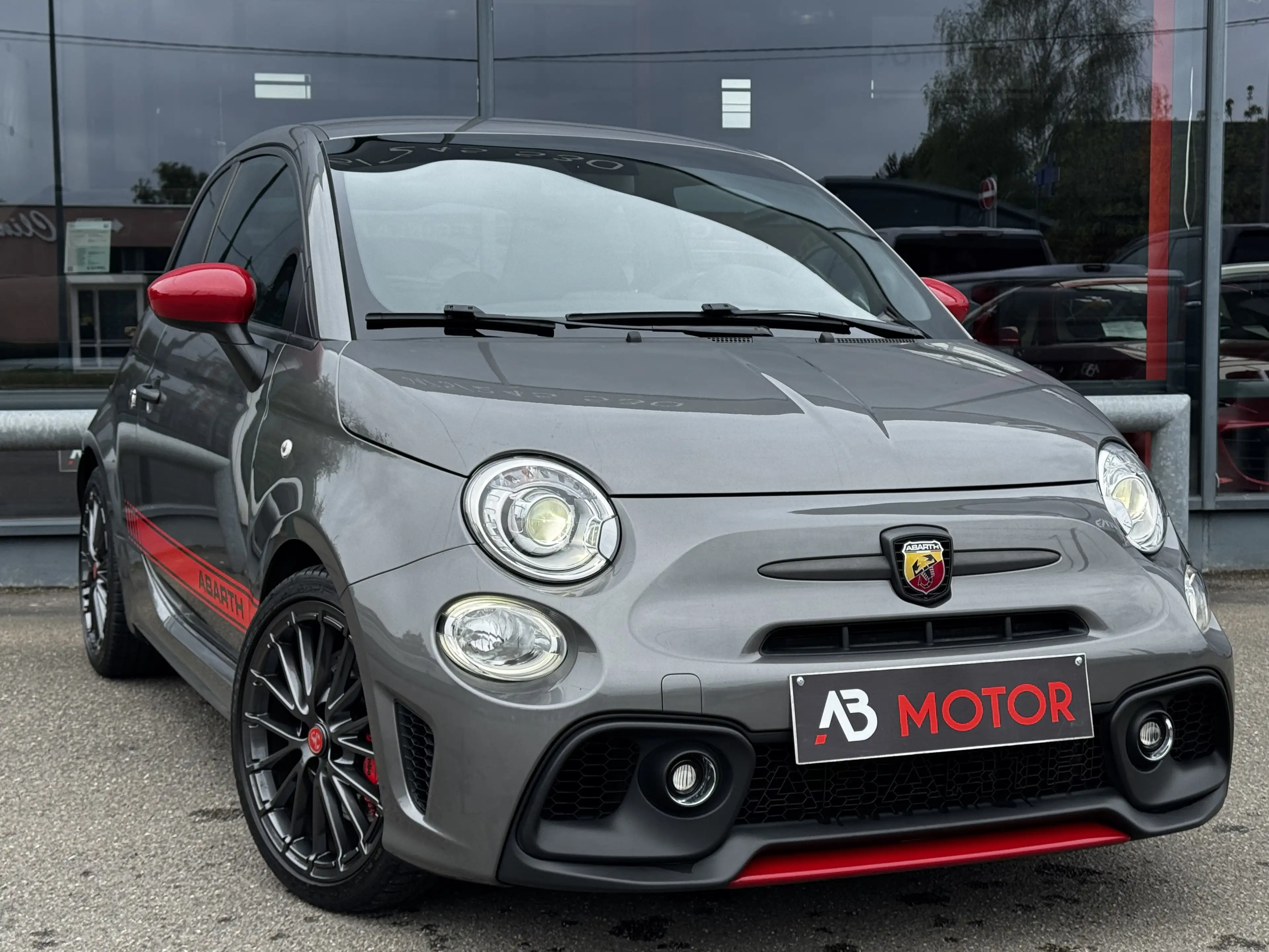 Abarth 695 695 1.4 T-Jet 1er main 180cv
