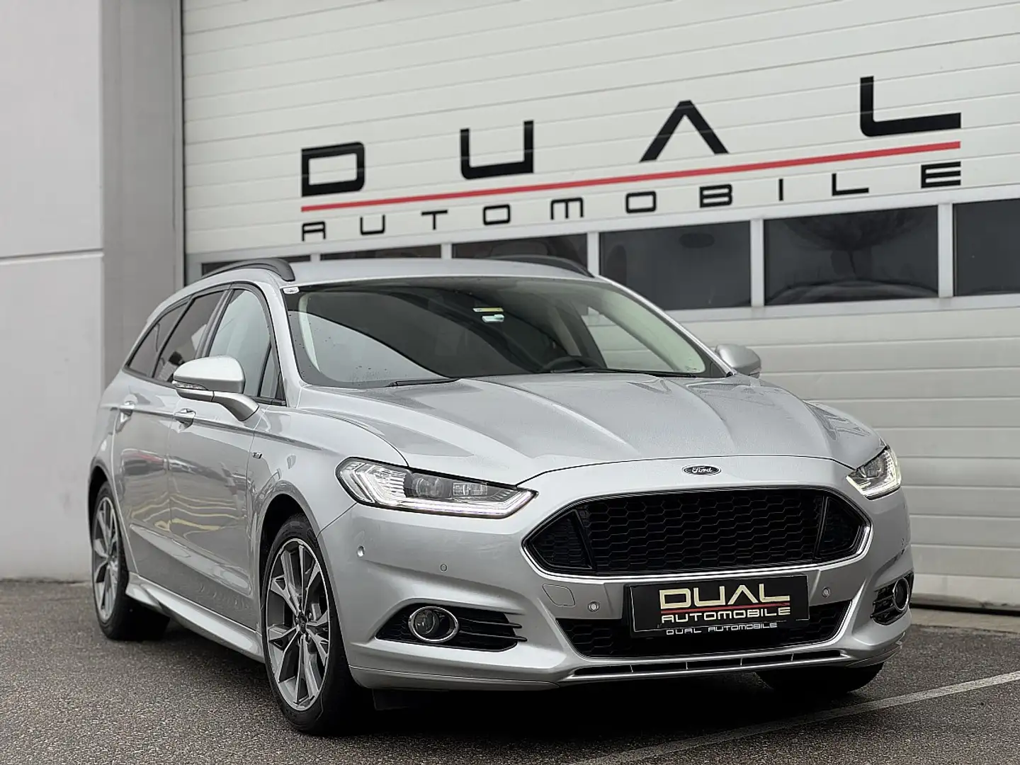 Ford Mondeo Traveller ST-LINE 2,0 TDCi PowerShift Aut. Gris - 2
