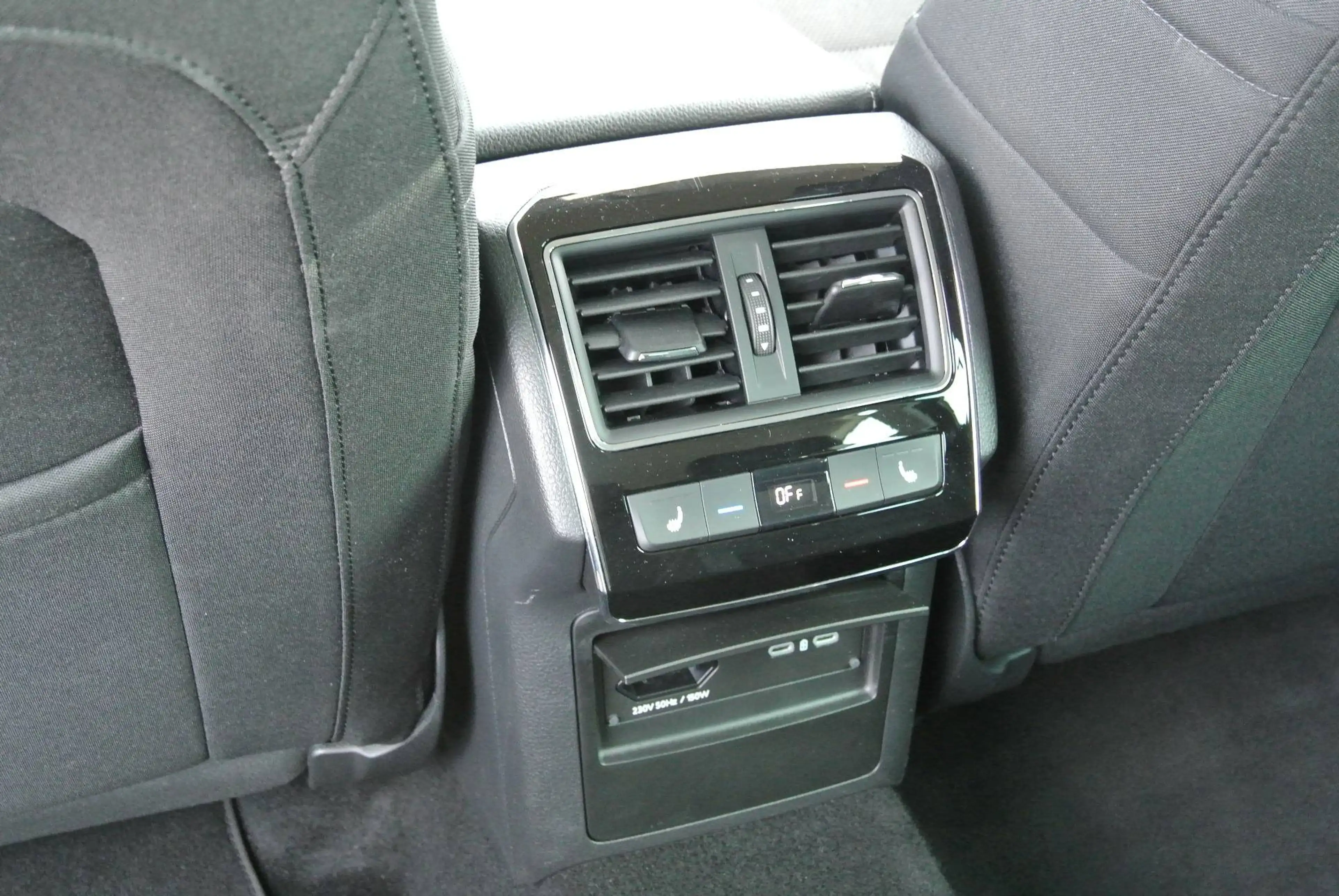Skoda Superb Kombi 2.0 TDI DSG Style  ** LED * NAVI * KAMERA — photo 10