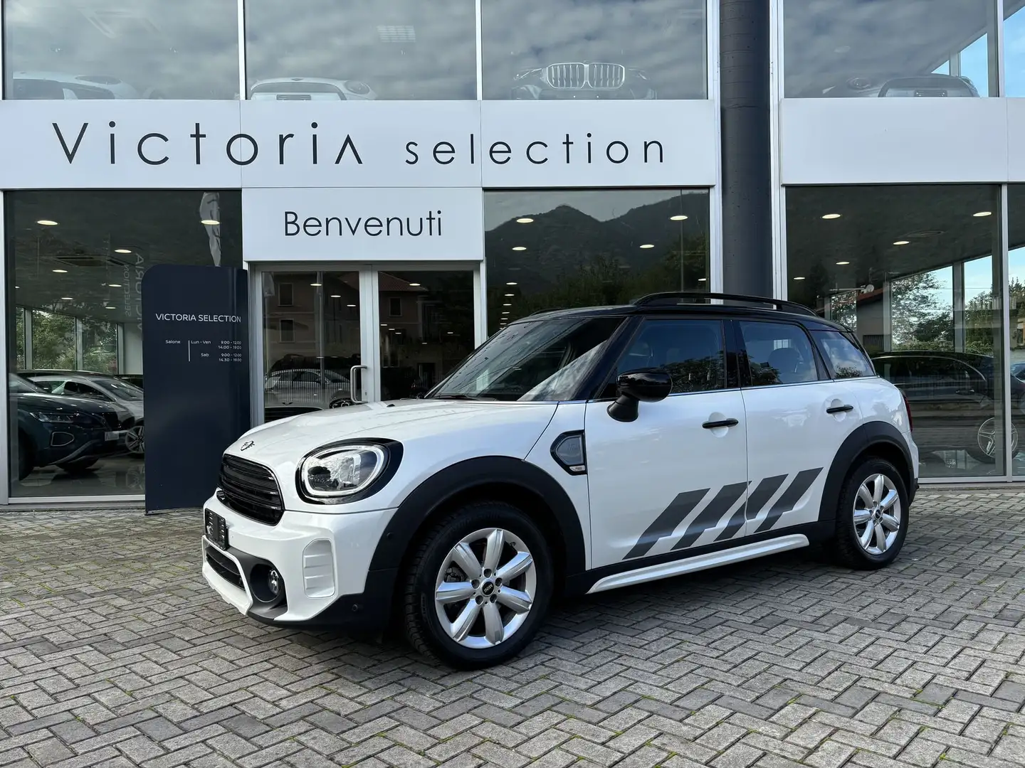MINI Cooper Countryman Mini 1.5 COUNTRYMAN UNTAMED 136 CV C.AUTOMATICO Білий - 1