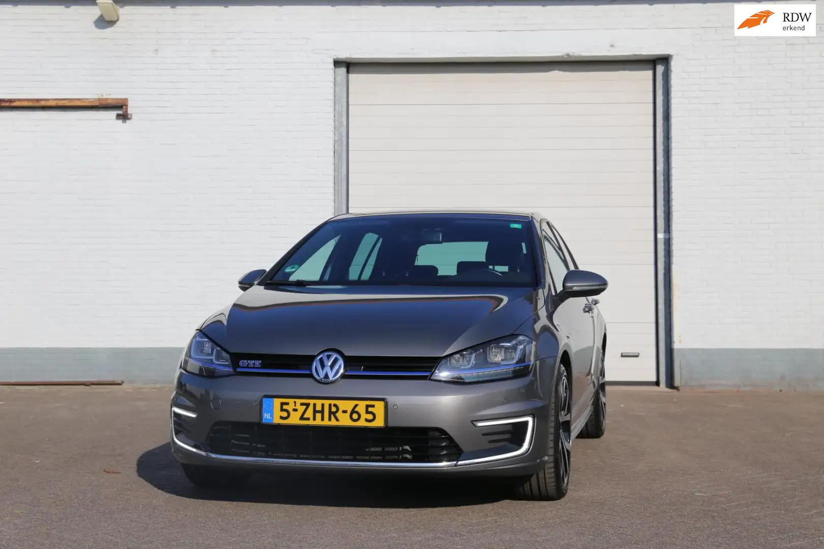 Volkswagen Golf 2e eigenaar- auto is in nieuw staat Grau - 1