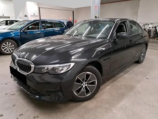 Bmw 316 dA sport,LED,SHZ,MFLR,LiveCockProf*55