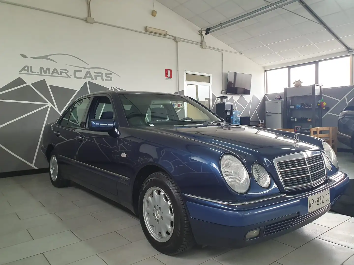 Mercedes-Benz E 250 E 250 d Elegance Blu/Azzurro - 1
