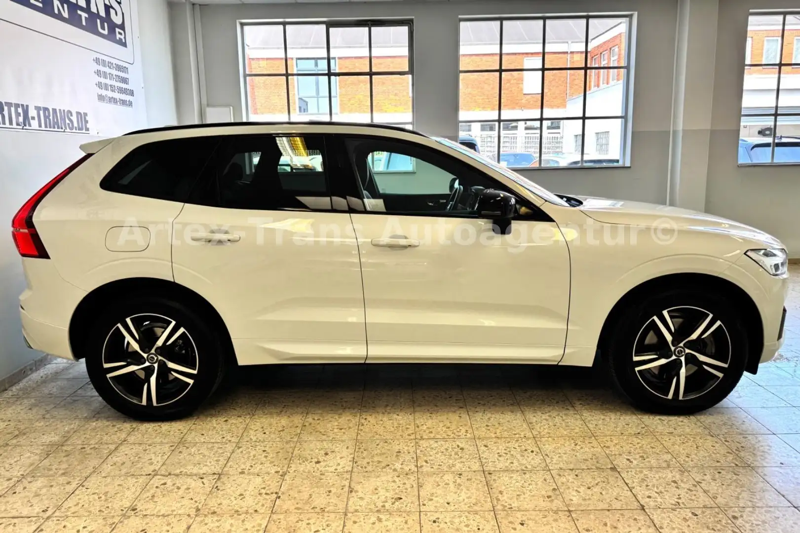 Volvo XC60 R-Design AWD/KAMER/SHZ/PANO/H-UP/KEYLES/ACC Weiß - 2