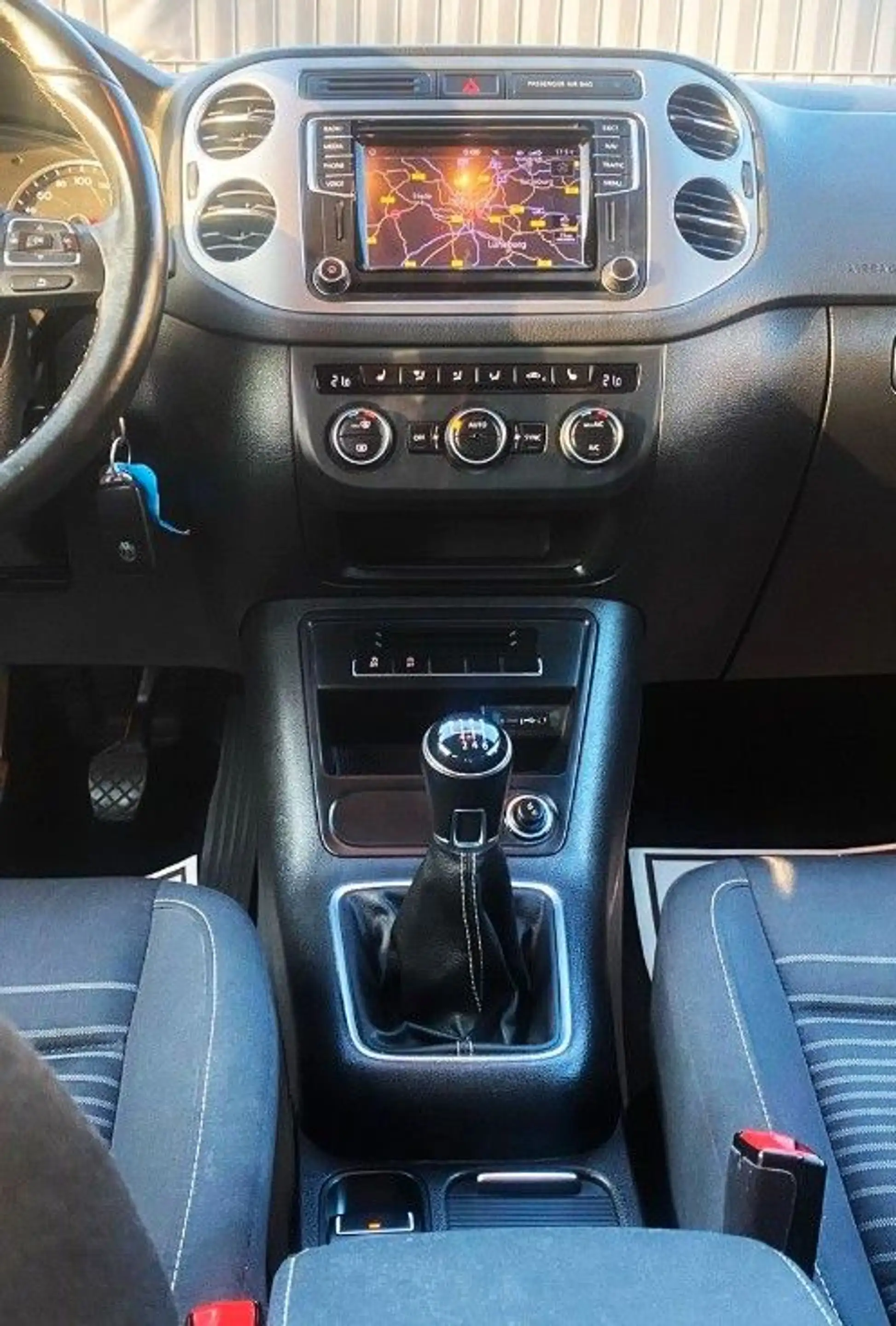 Volkswagen Tiguan 1.4 TSI Lounge |NAVI|R-CAM|1.HAND — photo 10