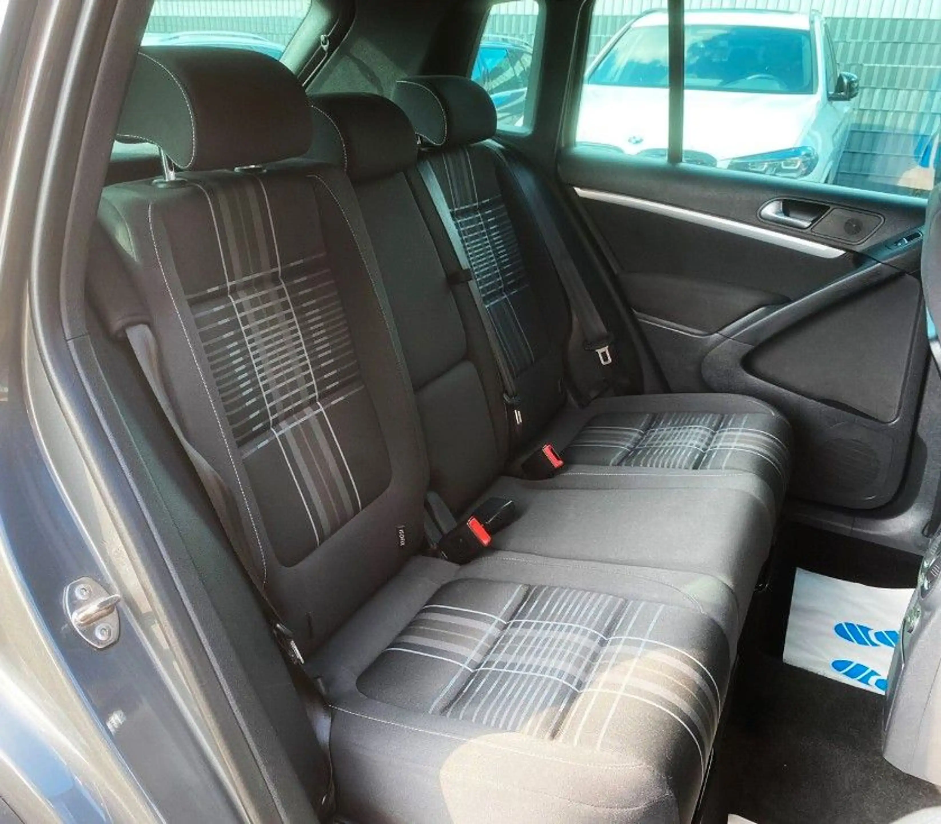Volkswagen Tiguan 1.4 TSI Lounge |NAVI|R-CAM|1.HAND — photo 15