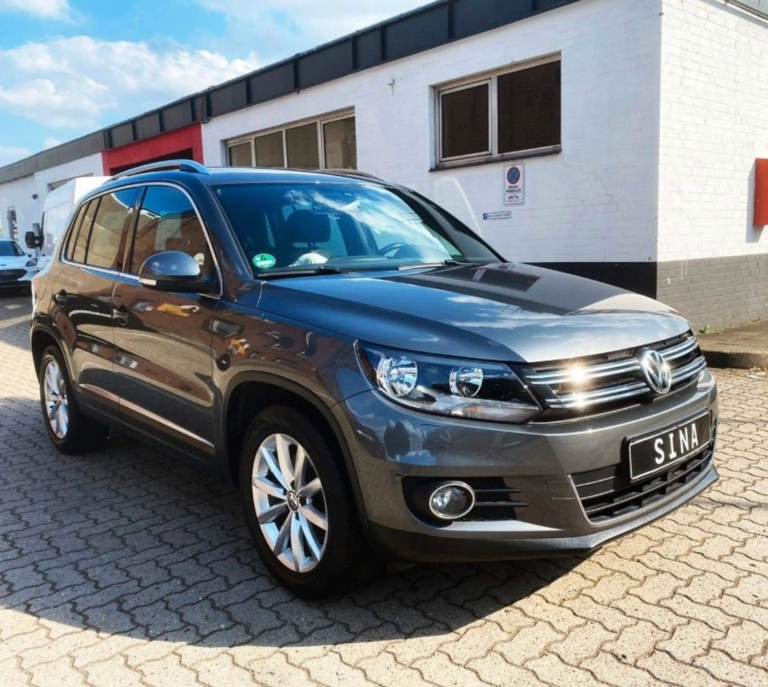 Volkswagen Tiguan 1.4 TSI Lounge |NAVI|R-CAM|1.HAND
