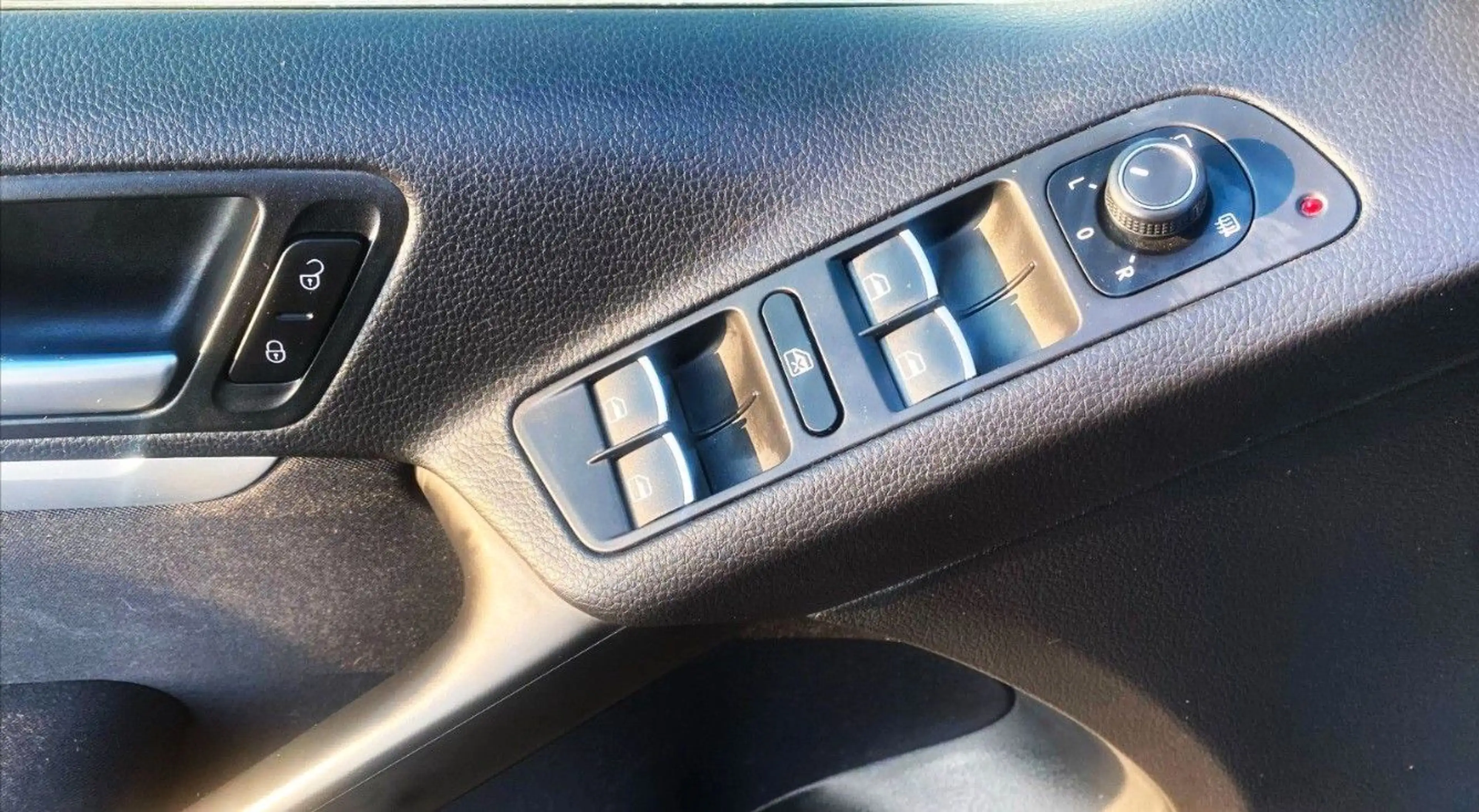 Volkswagen Tiguan 1.4 TSI Lounge |NAVI|R-CAM|1.HAND — photo 14