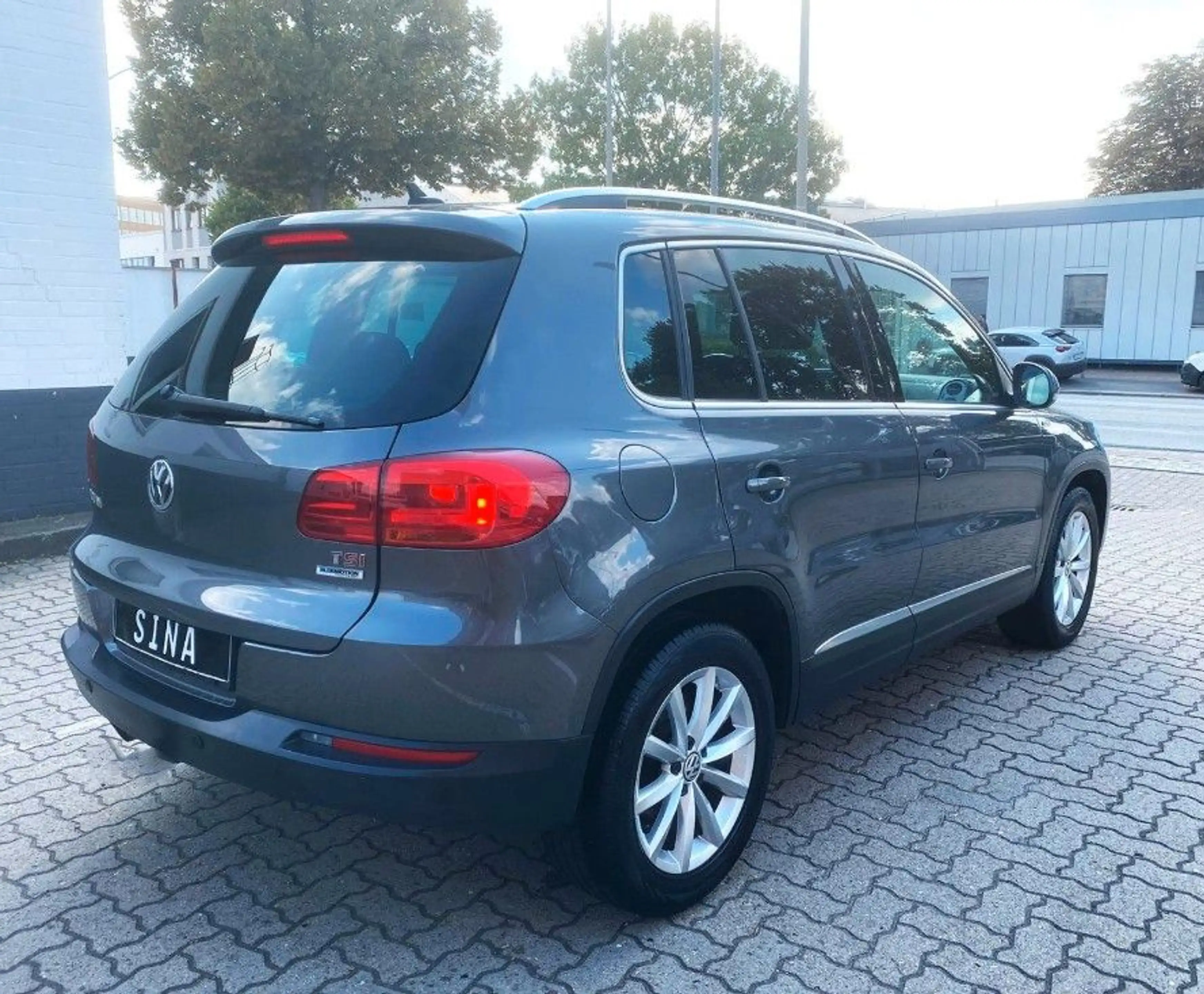 Volkswagen Tiguan 1.4 TSI Lounge |NAVI|R-CAM|1.HAND — photo 7