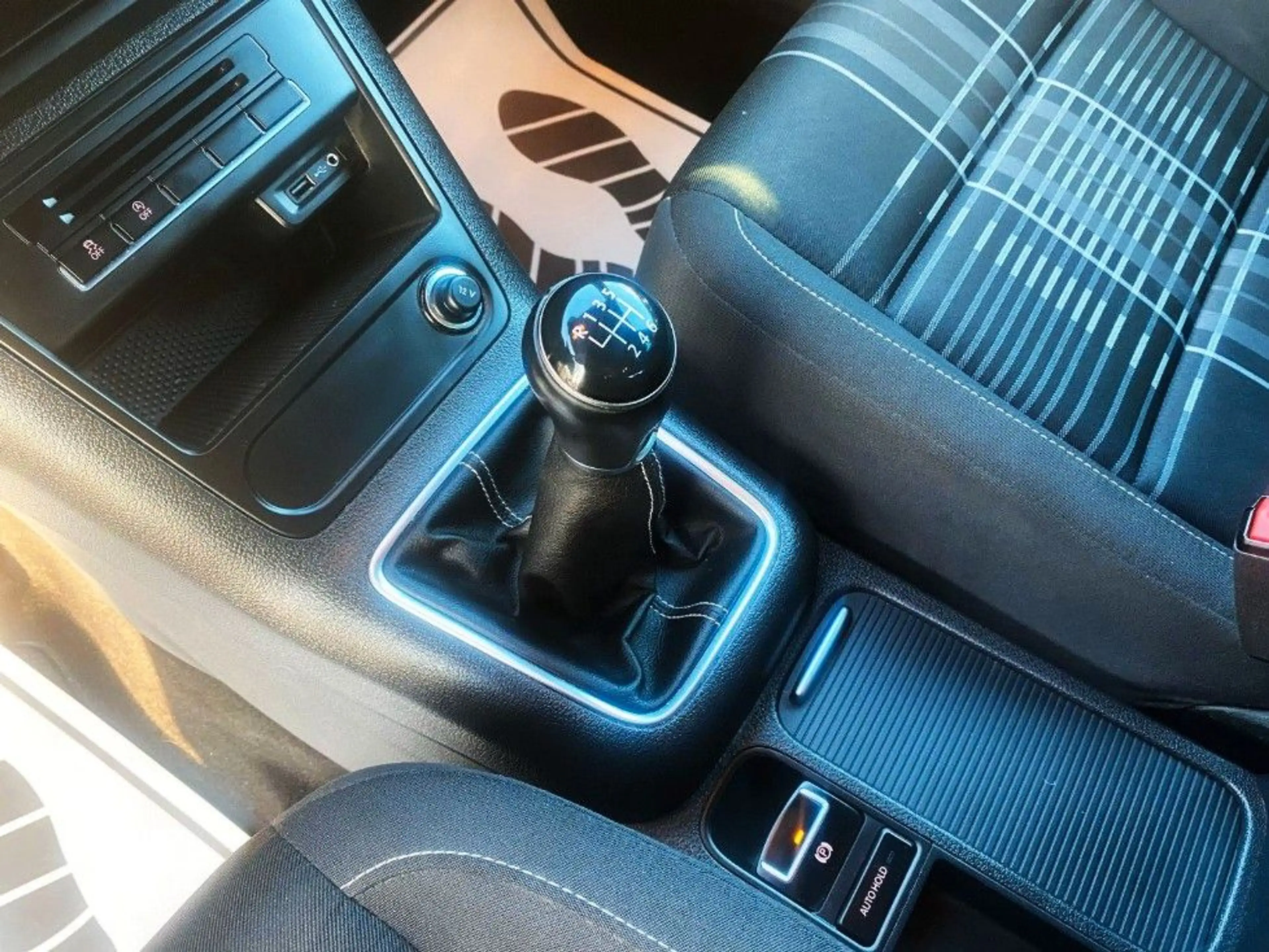 Volkswagen Tiguan 1.4 TSI Lounge |NAVI|R-CAM|1.HAND — photo 12