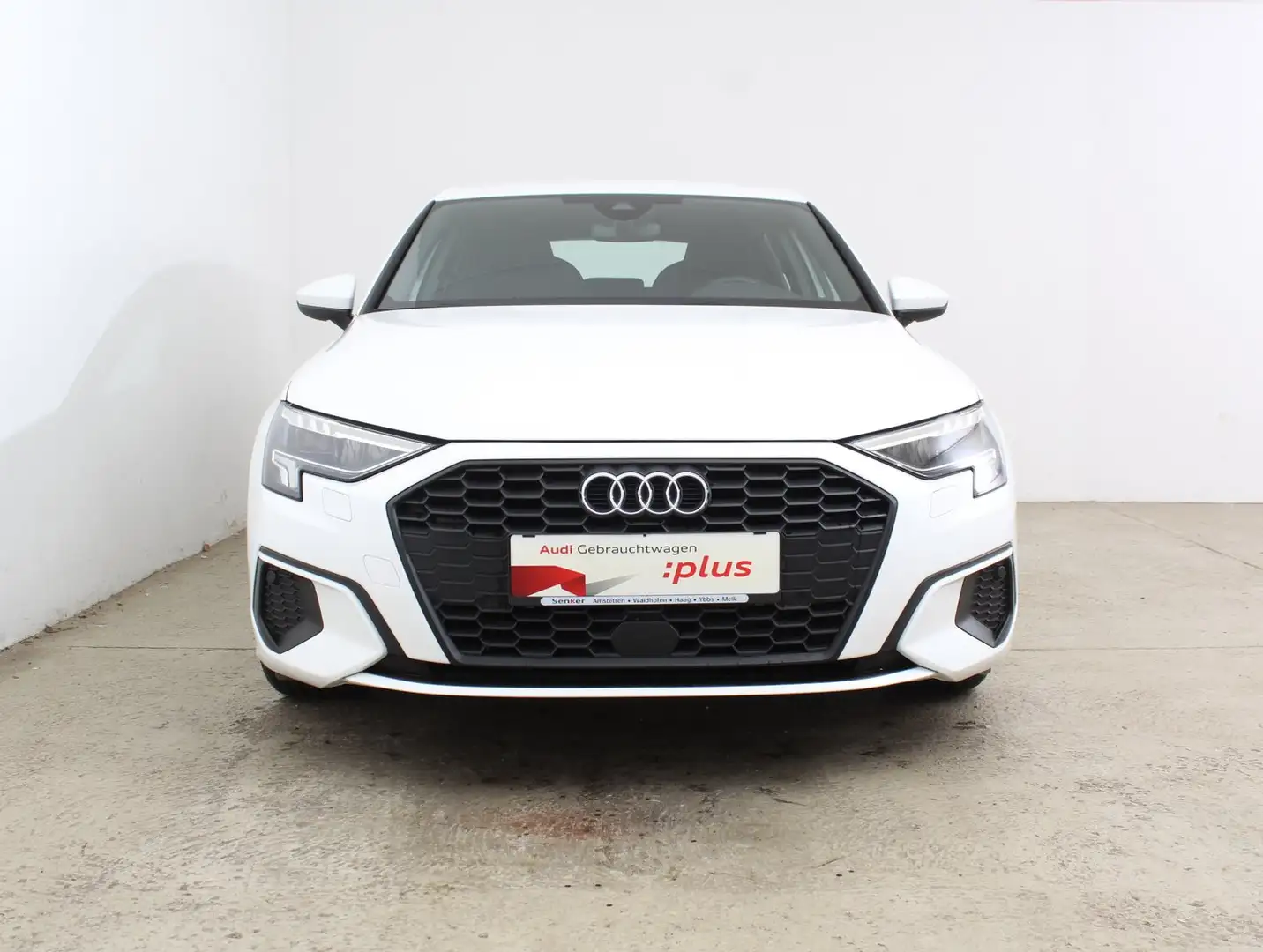 Audi A3 30 TFSI intense Weiß - 2