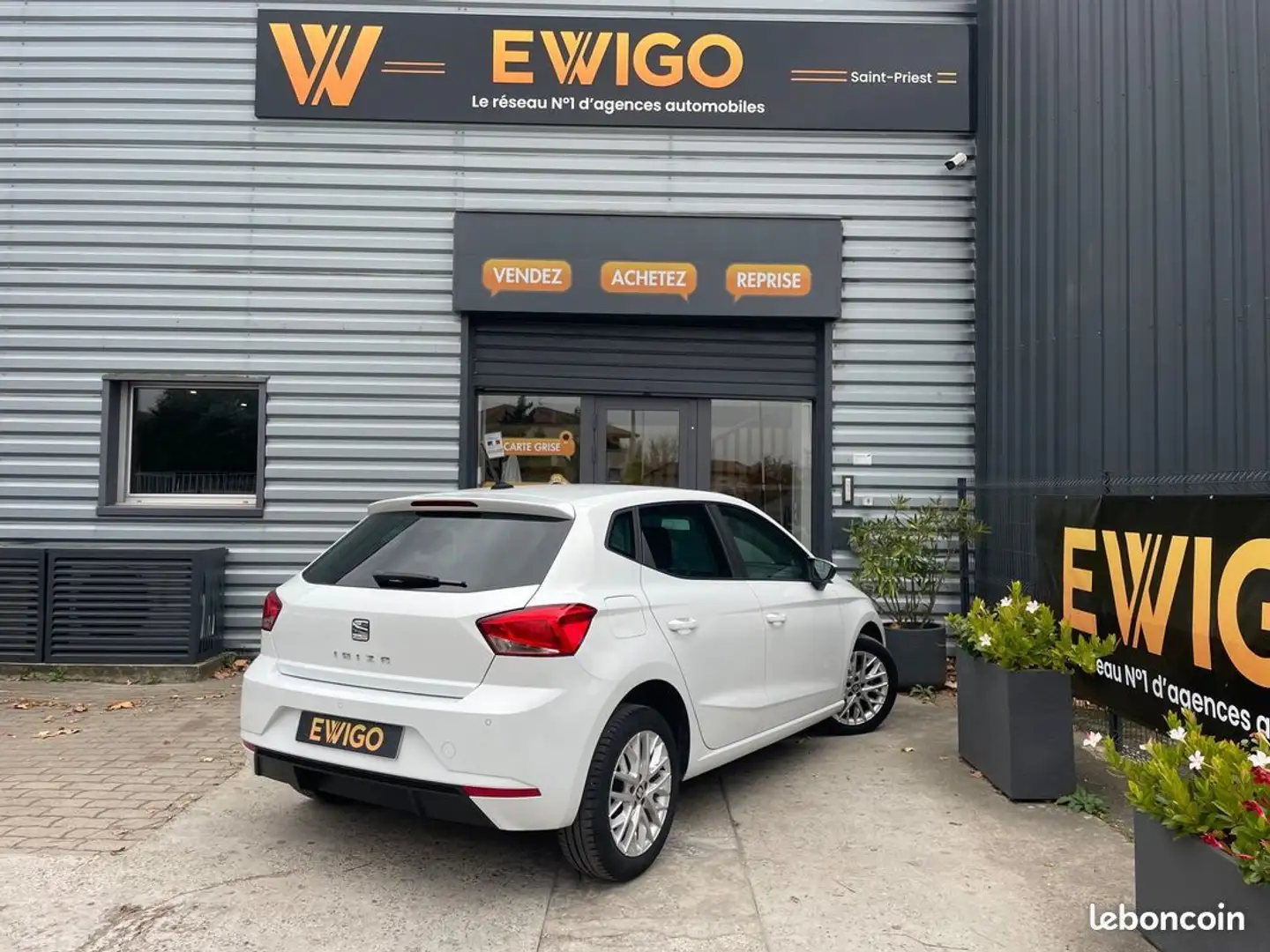 SEAT Ibiza 1.0l tsi 95ch style Blanc - 2